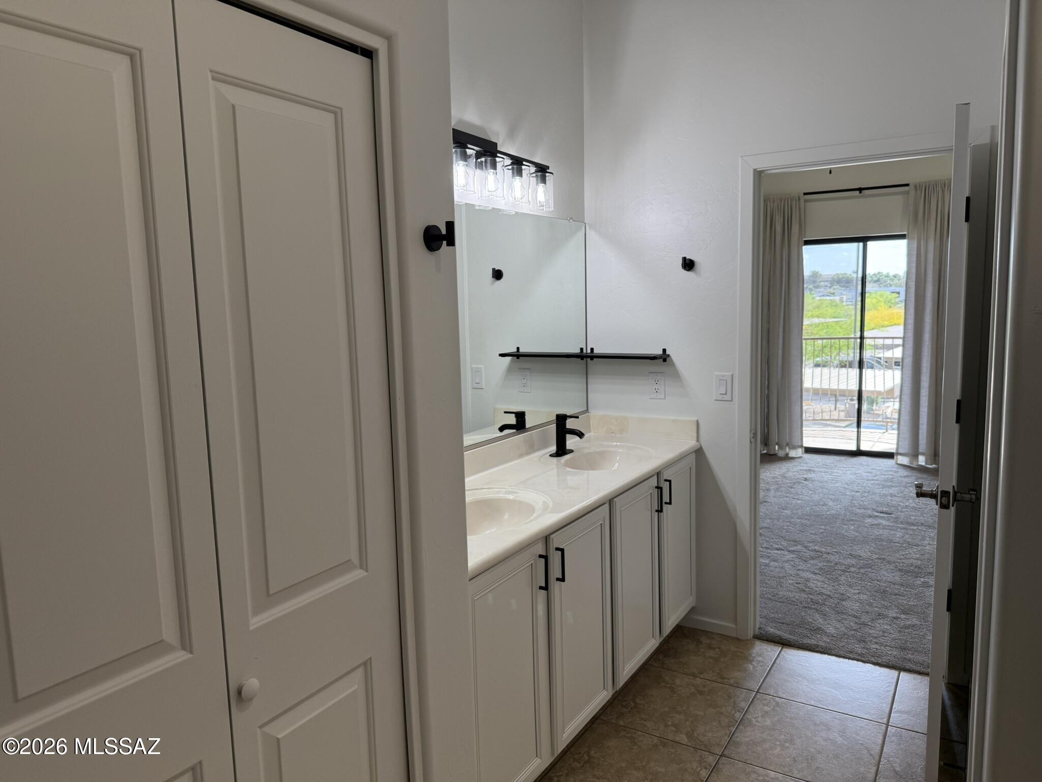 Placita Escondida Bldgs 18-20 Units 1-204 - Residential Lease