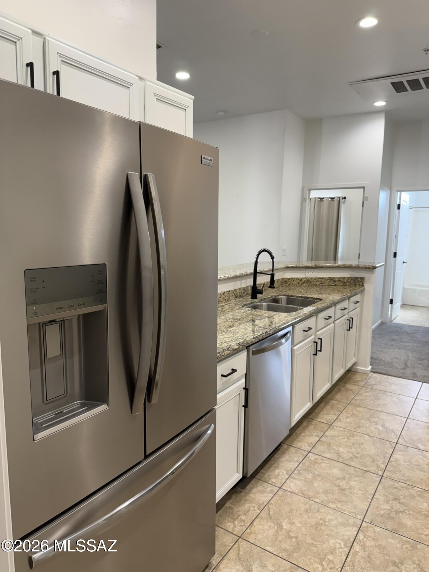 Placita Escondida Bldgs 18-20 Units 1-204 - Residential Lease