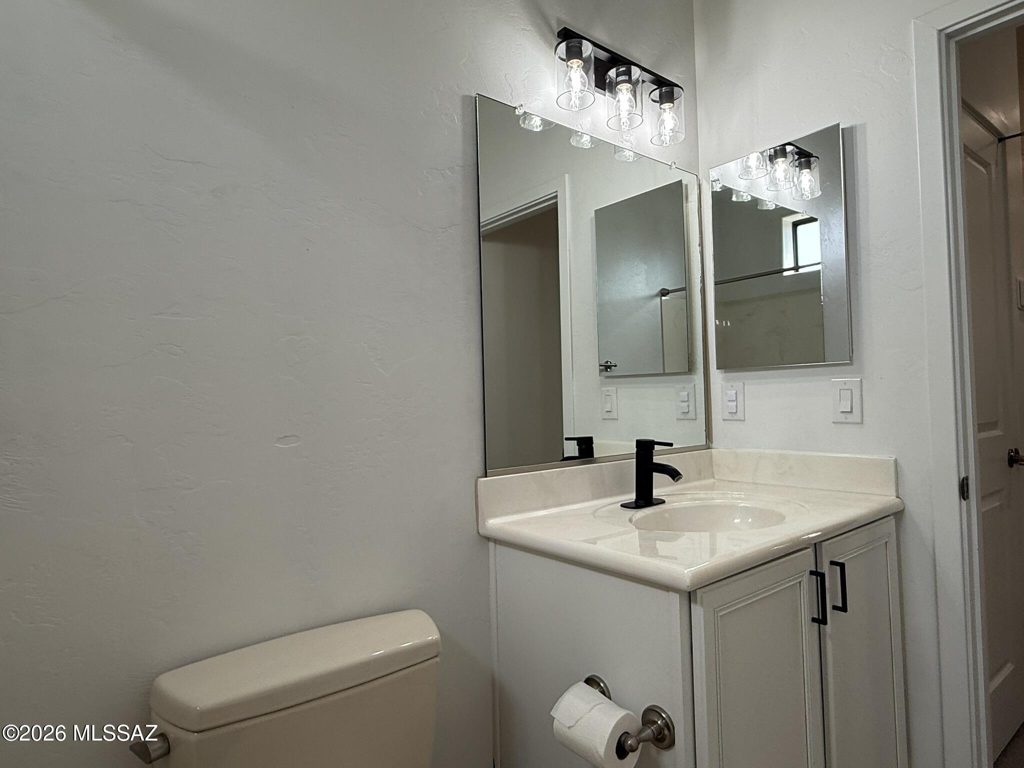 Placita Escondida Bldgs 18-20 Units 1-204 - Residential Lease