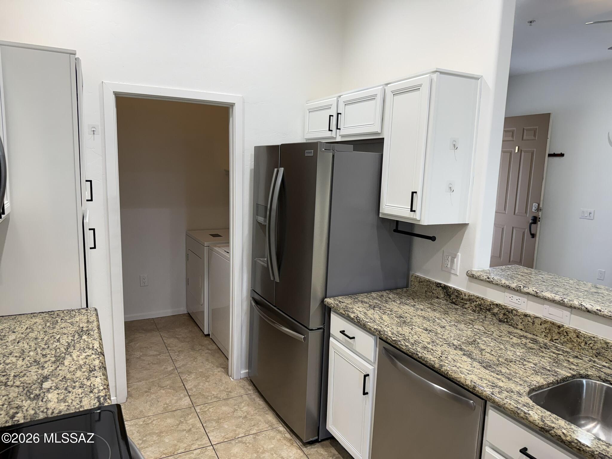 Placita Escondida Bldgs 18-20 Units 1-204 - Residential Lease