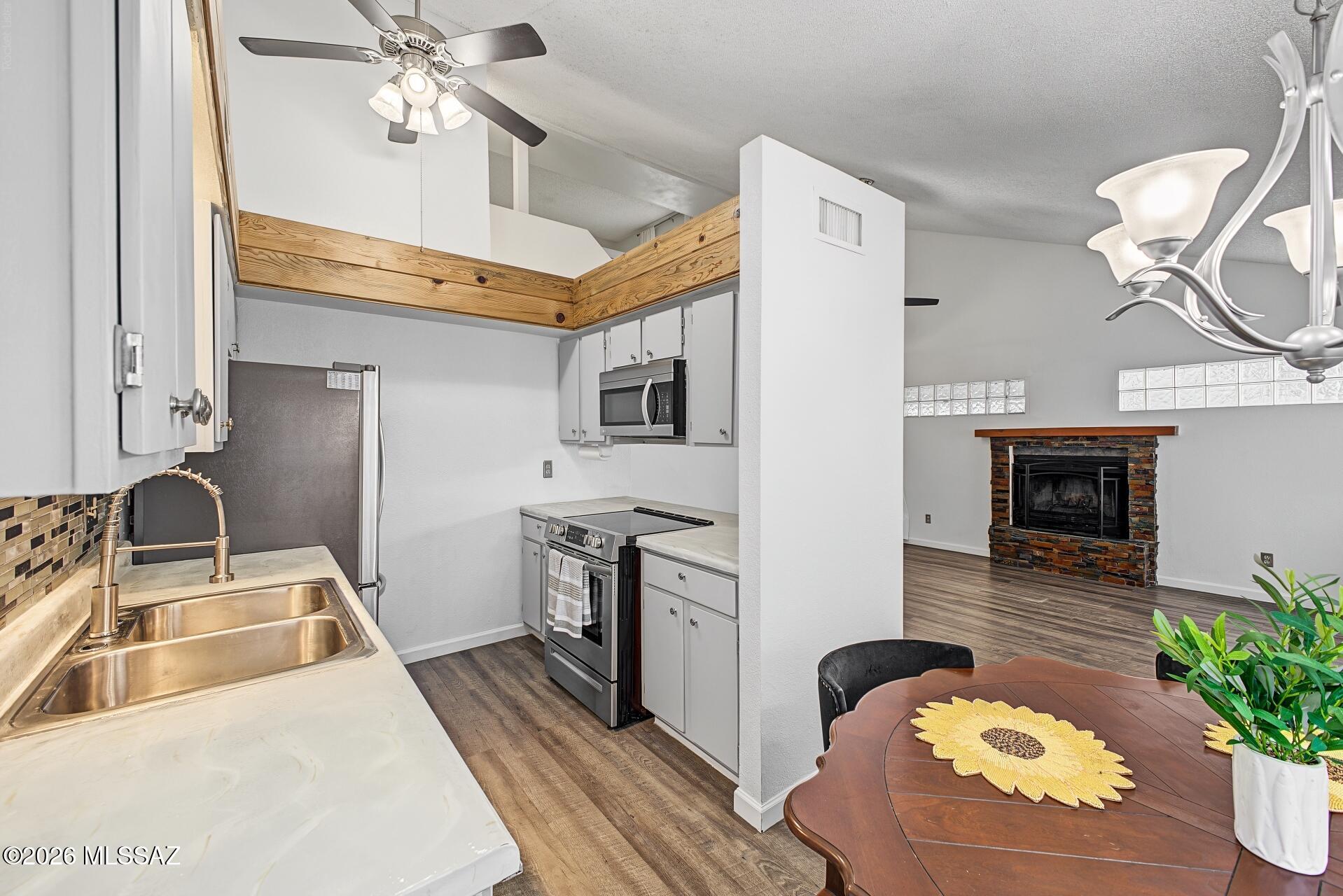 Roger Square Tnhms (1-10) - Residential