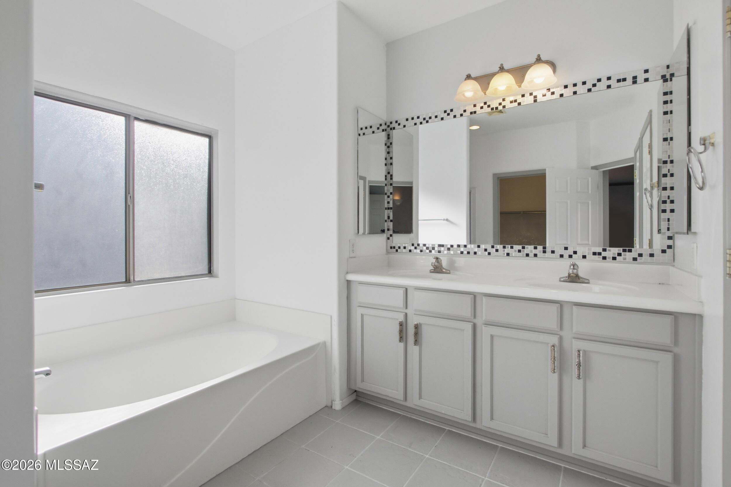 Rancho Del Lago (101-206) - Residential