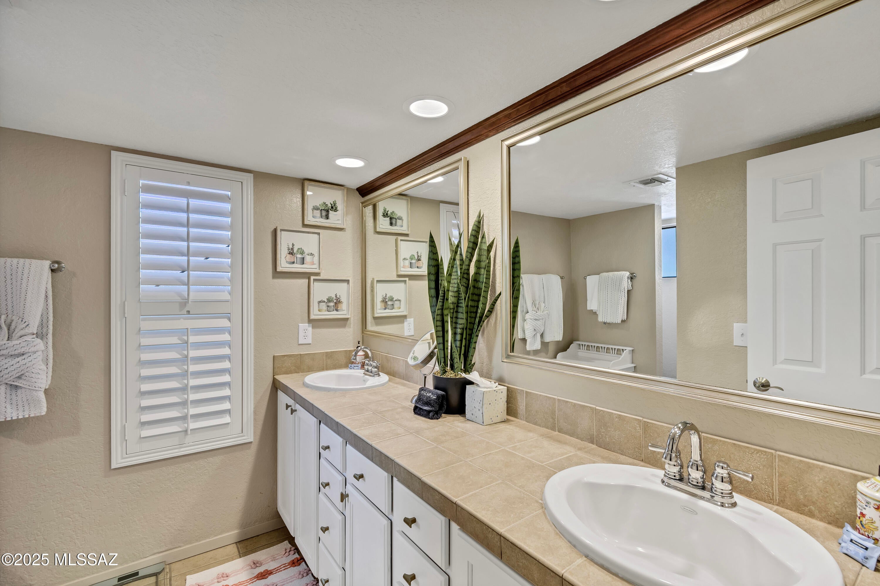 Ventana Vista Condominiums - Residential