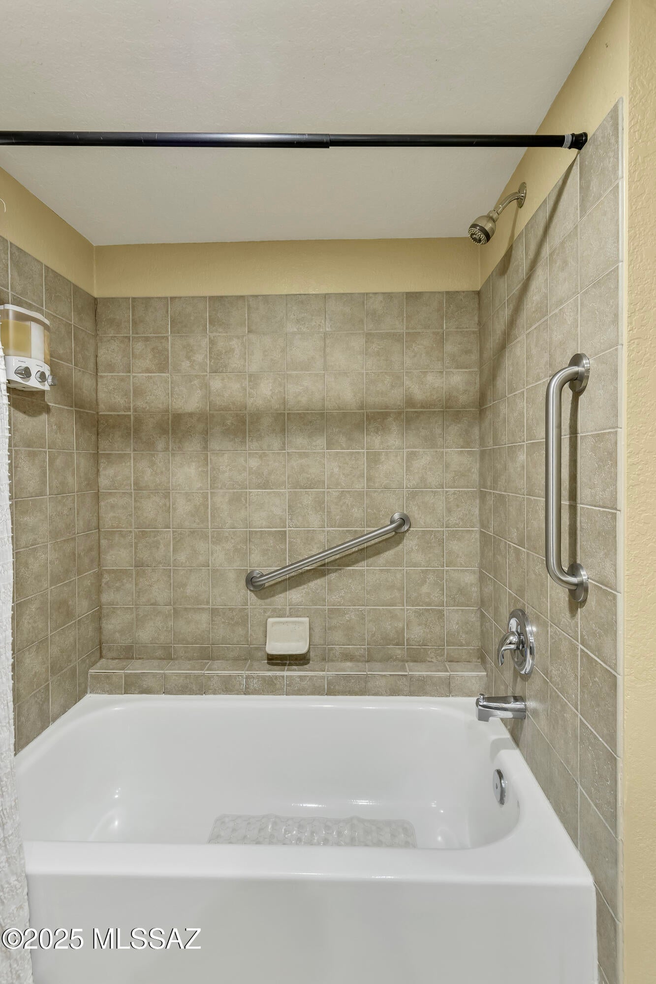Ventana Vista Condominiums - Residential