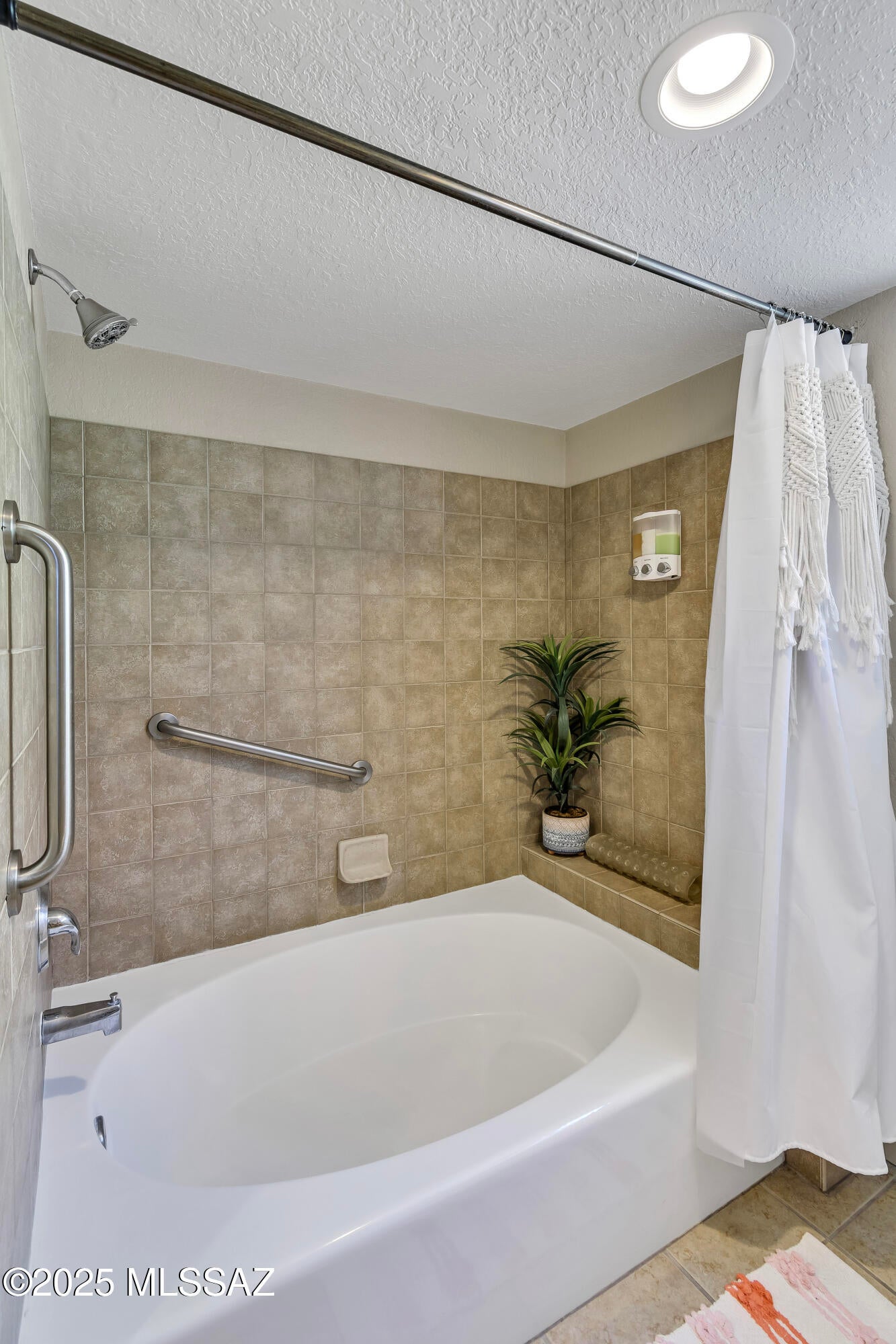 Ventana Vista Condominiums - Residential