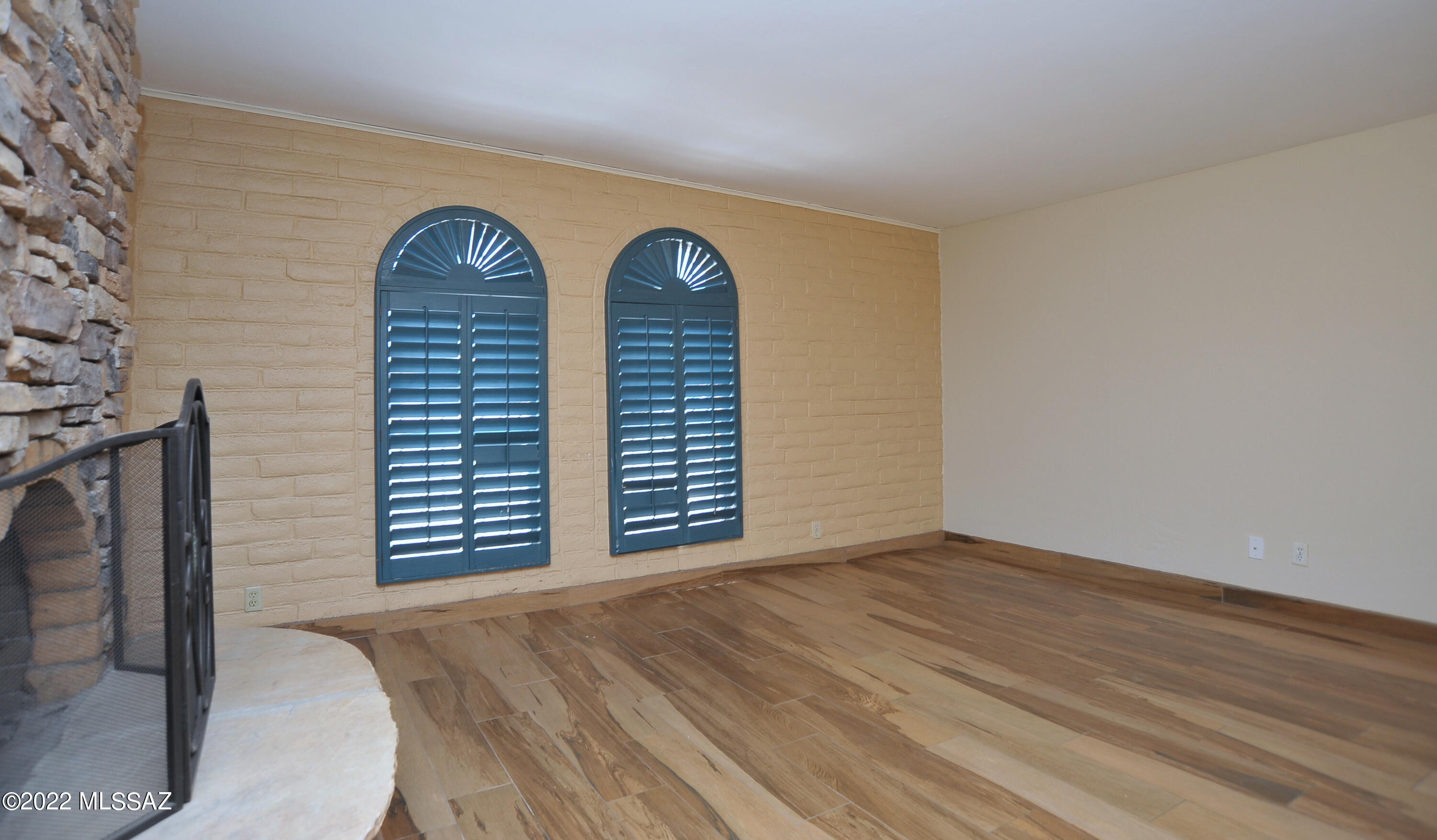 Fort Lowell Meadows (1-40) - Residential Lease
