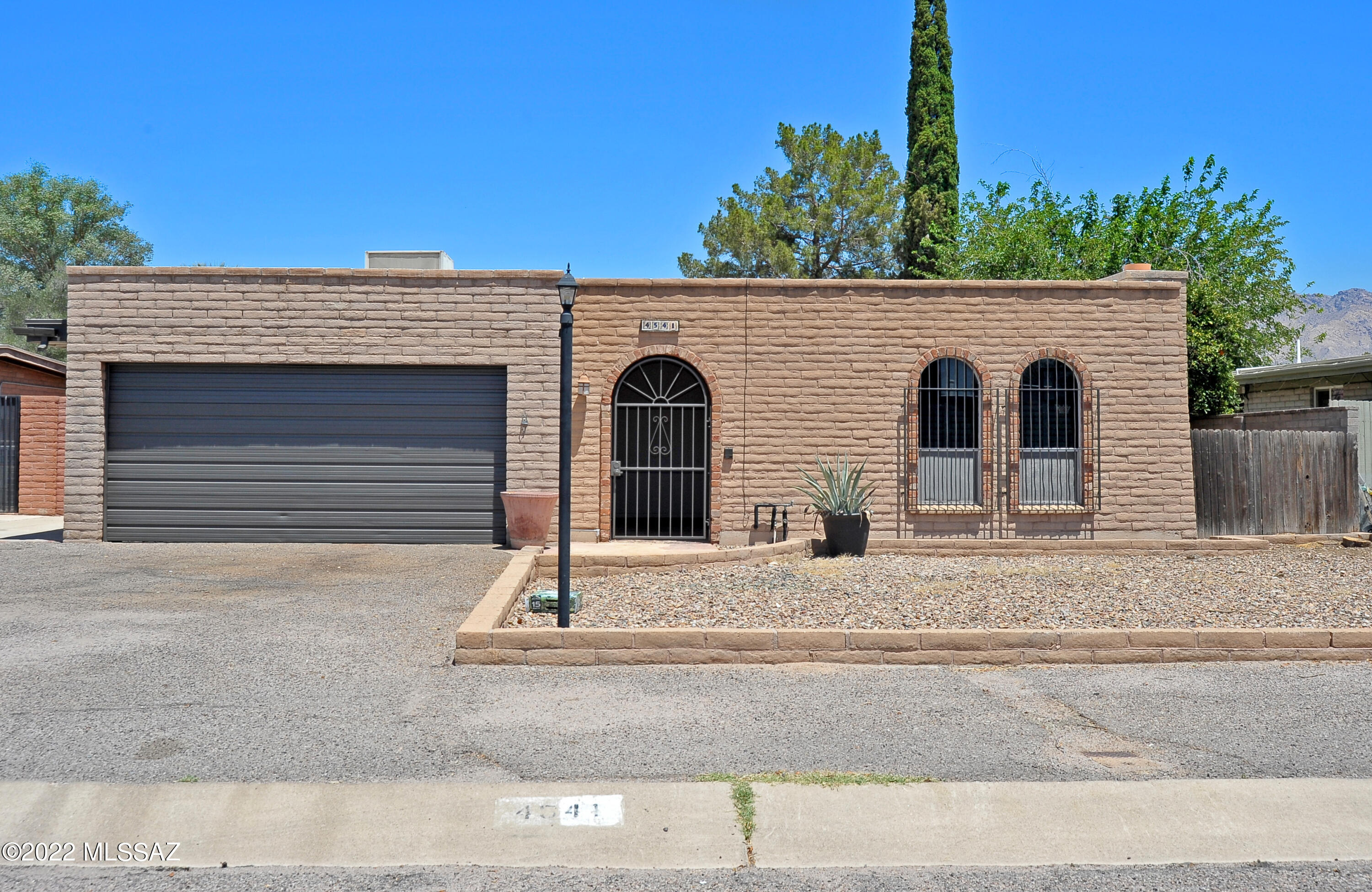 Fort Lowell Meadows (1-40) - Residential Lease