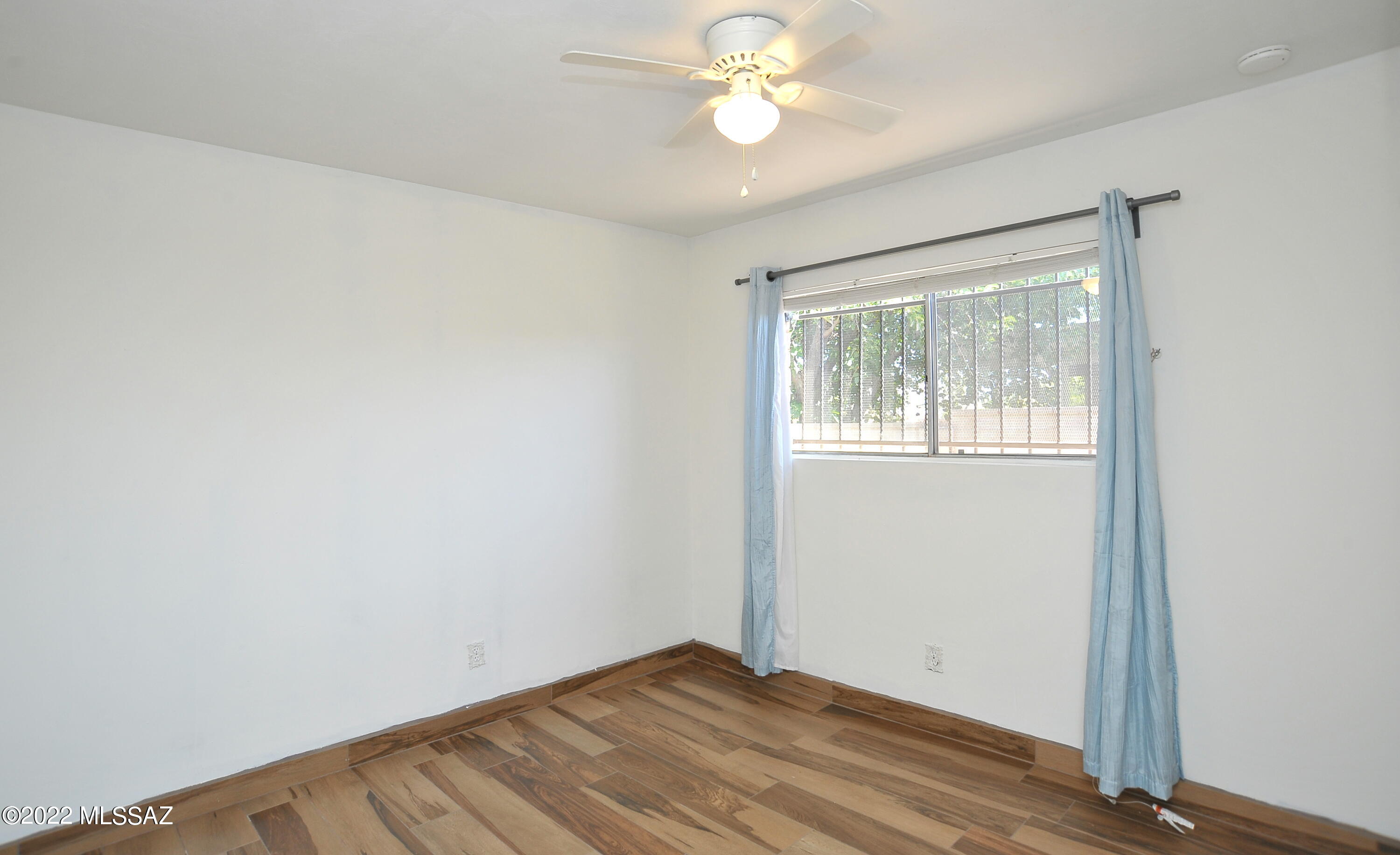 Fort Lowell Meadows (1-40) - Residential Lease