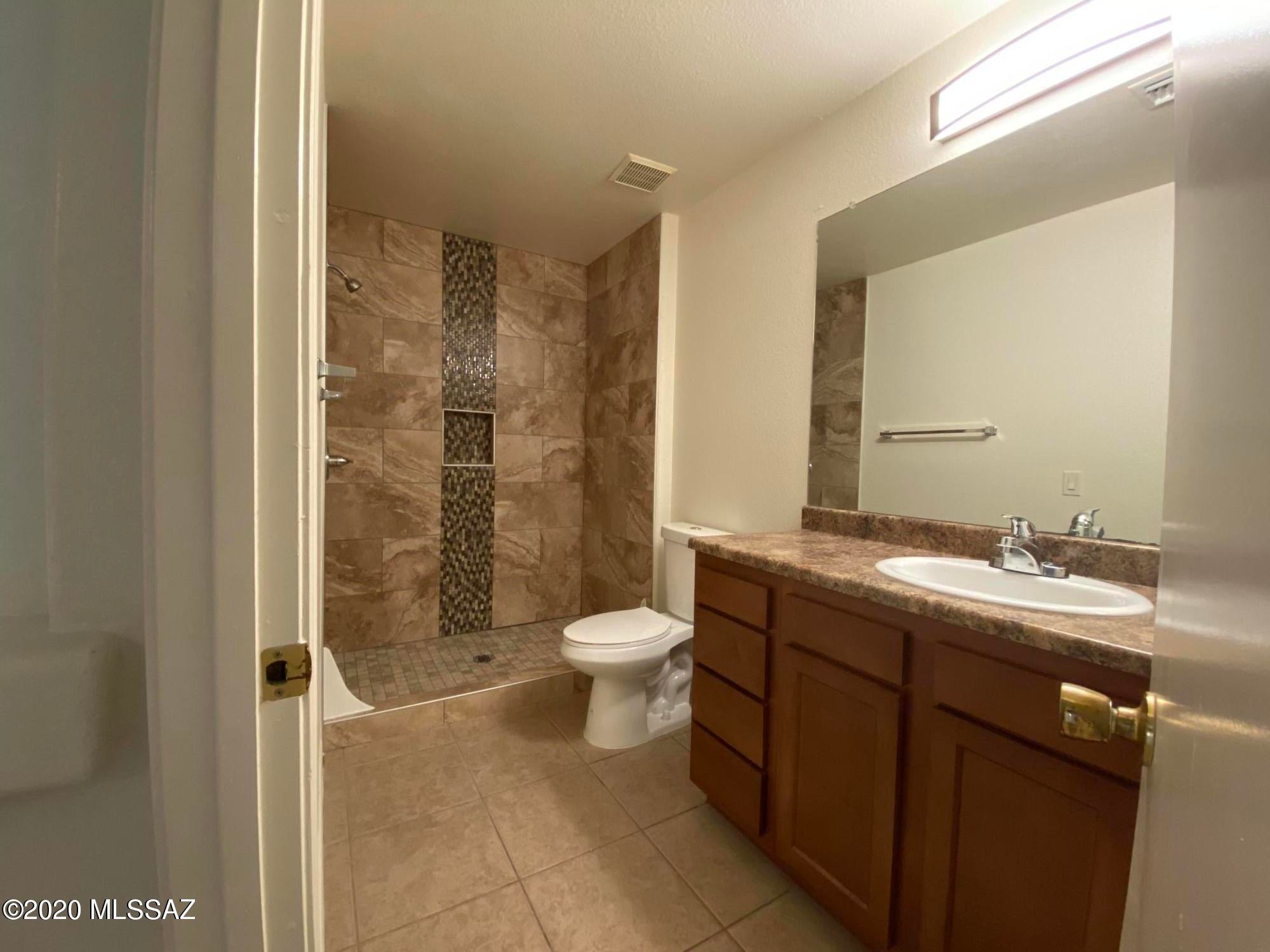 Mountain View Condos. (1-76) - Residential Lease