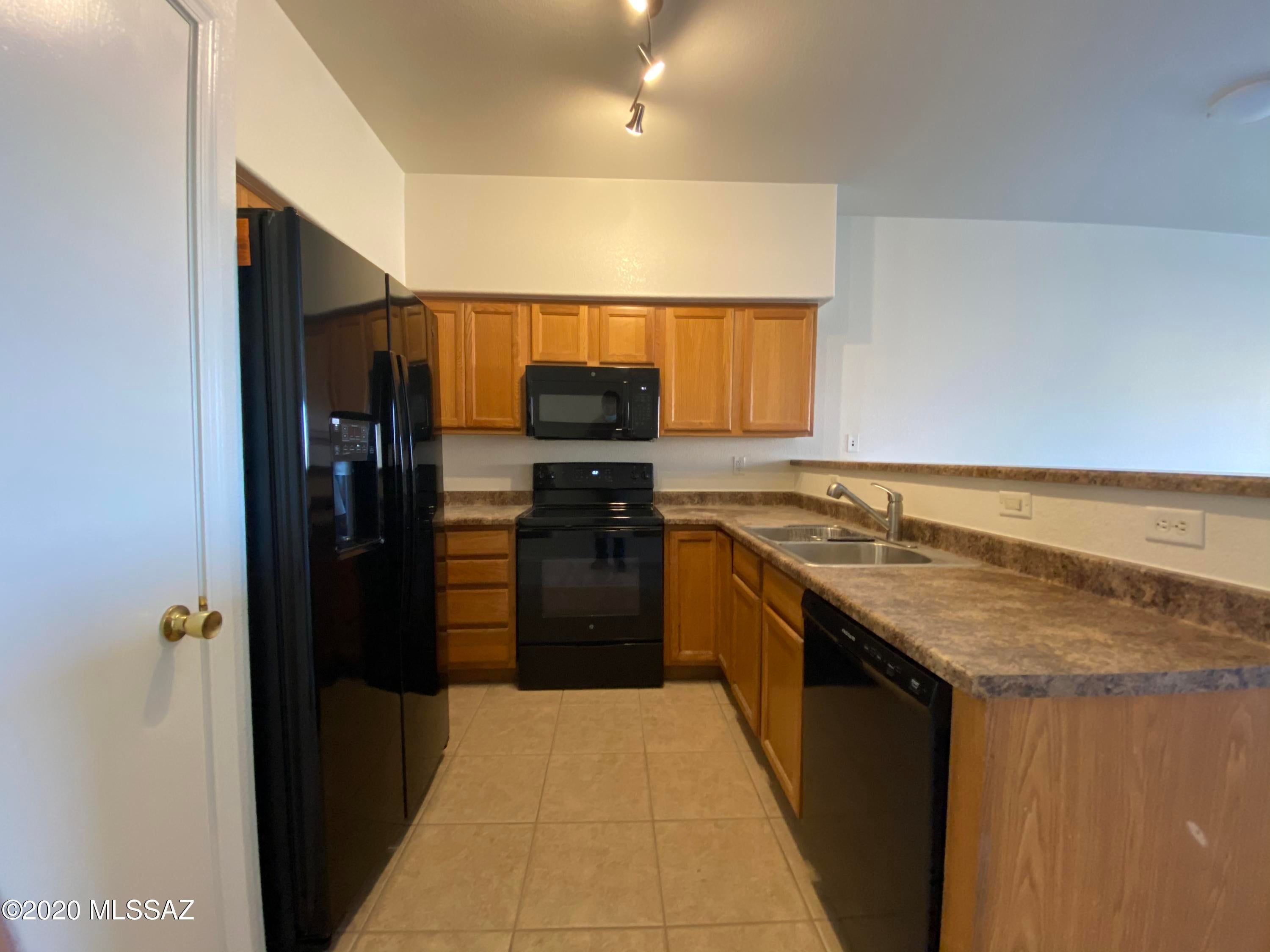 Mountain View Condos. (1-76) - Residential Lease