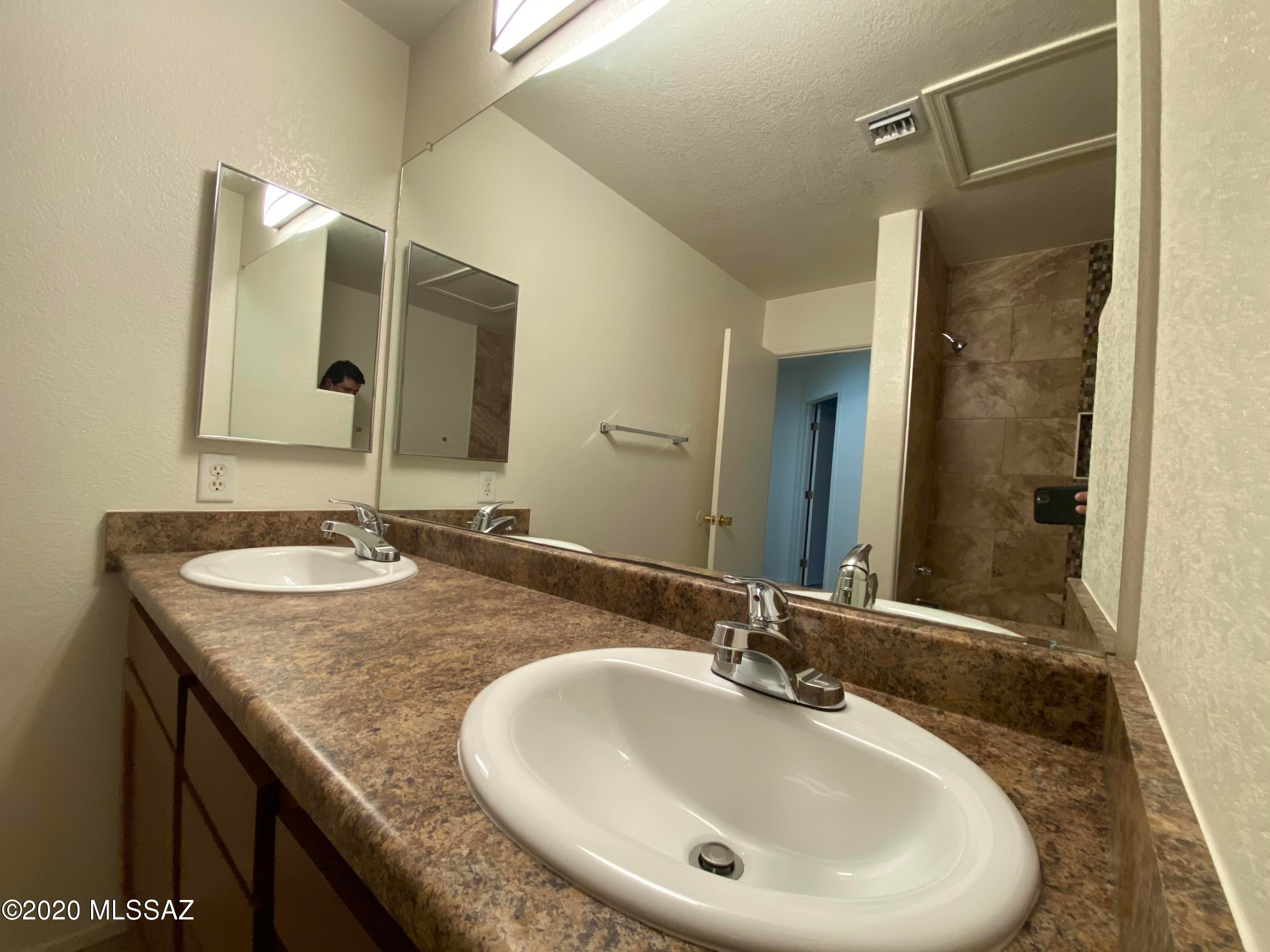 Mountain View Condos. (1-76) - Residential Lease