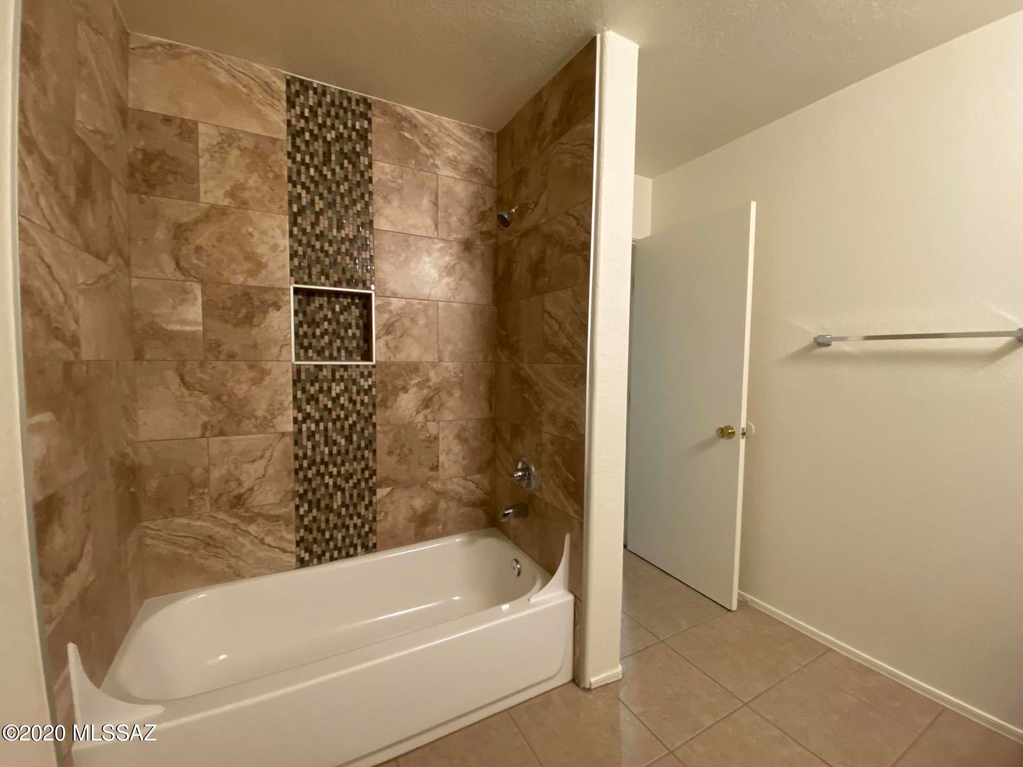 Mountain View Condos. (1-76) - Residential Lease