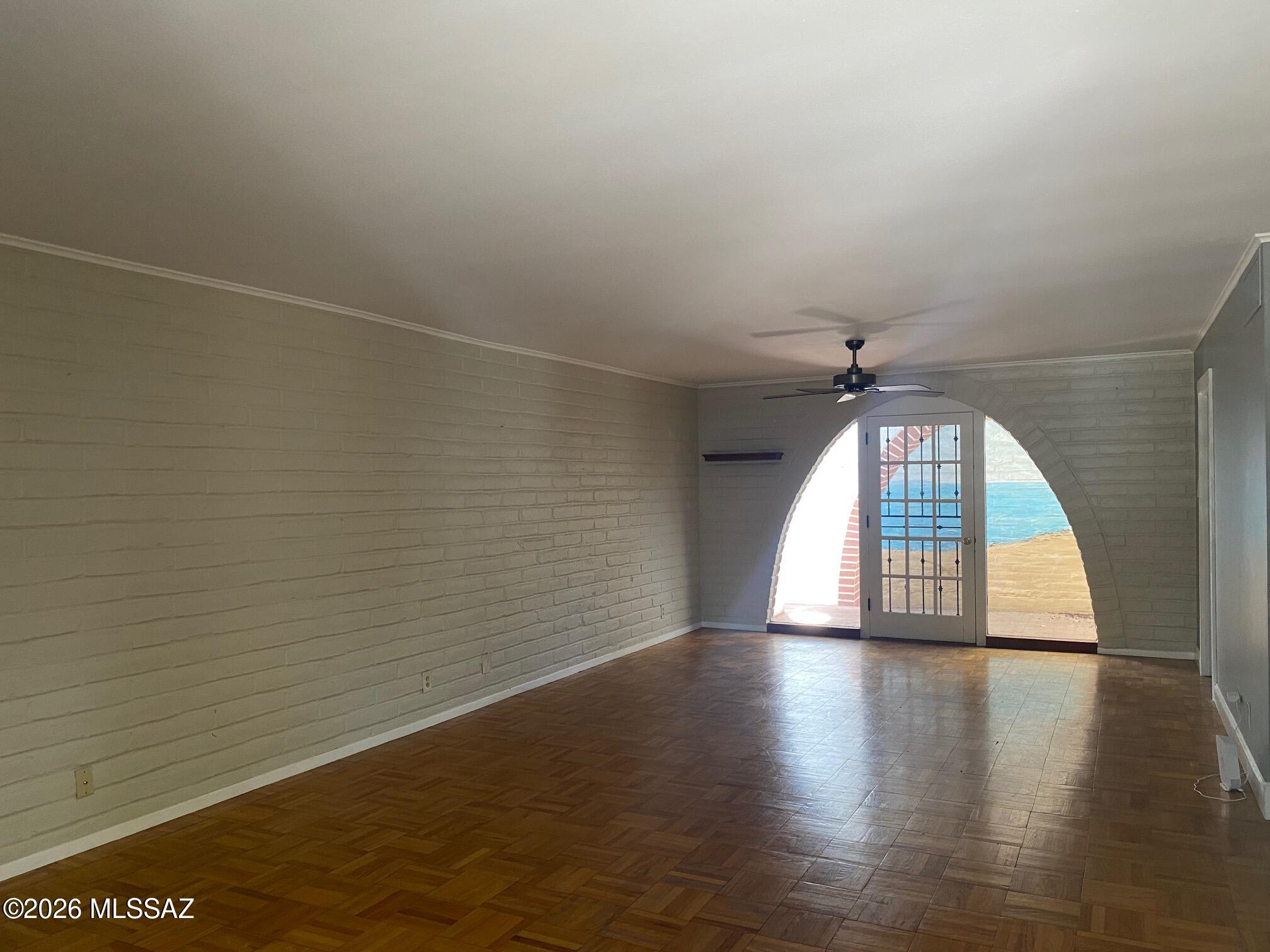 Las Lomitas (1) - Residential Lease