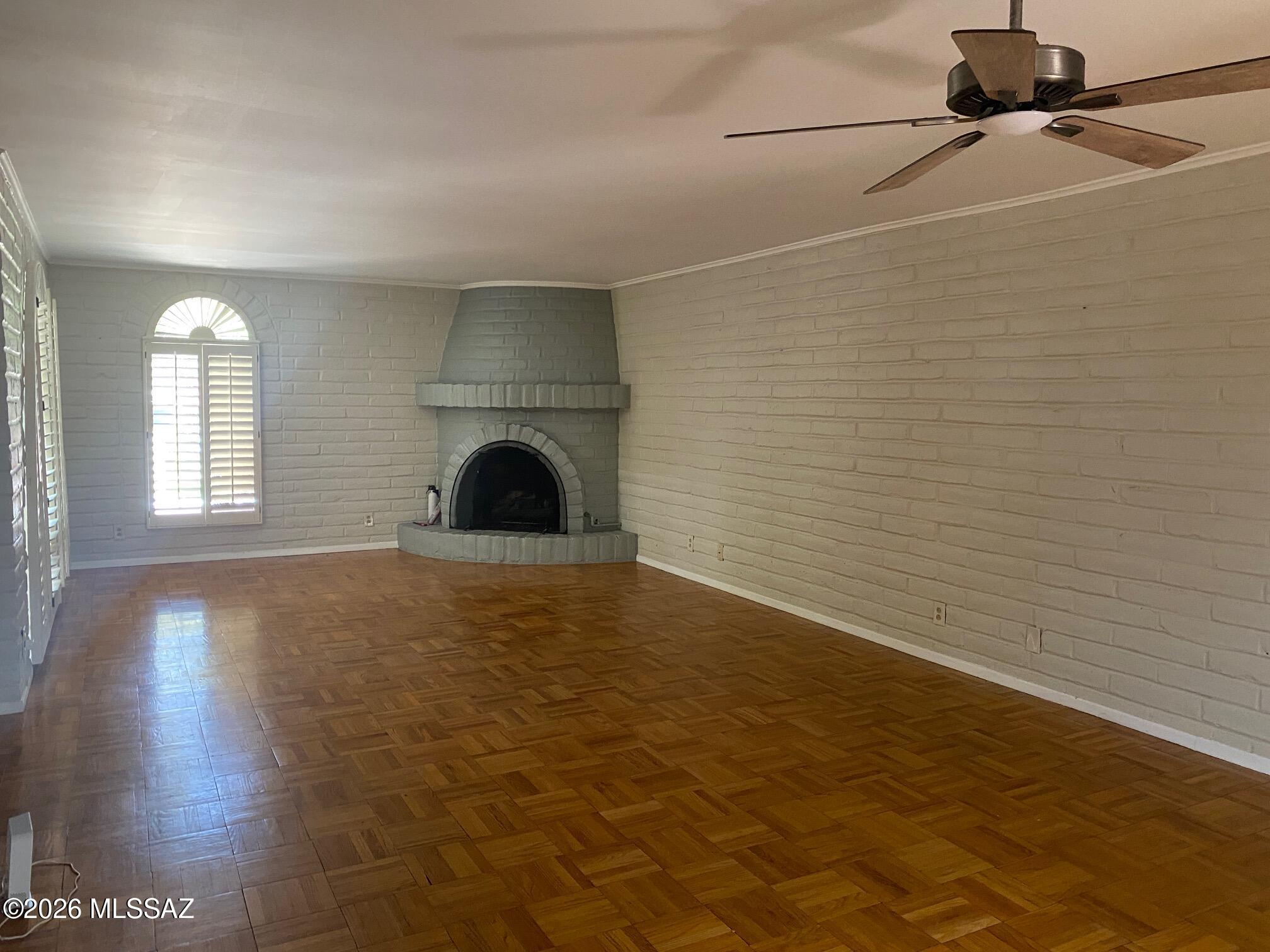 Las Lomitas (1) - Residential Lease