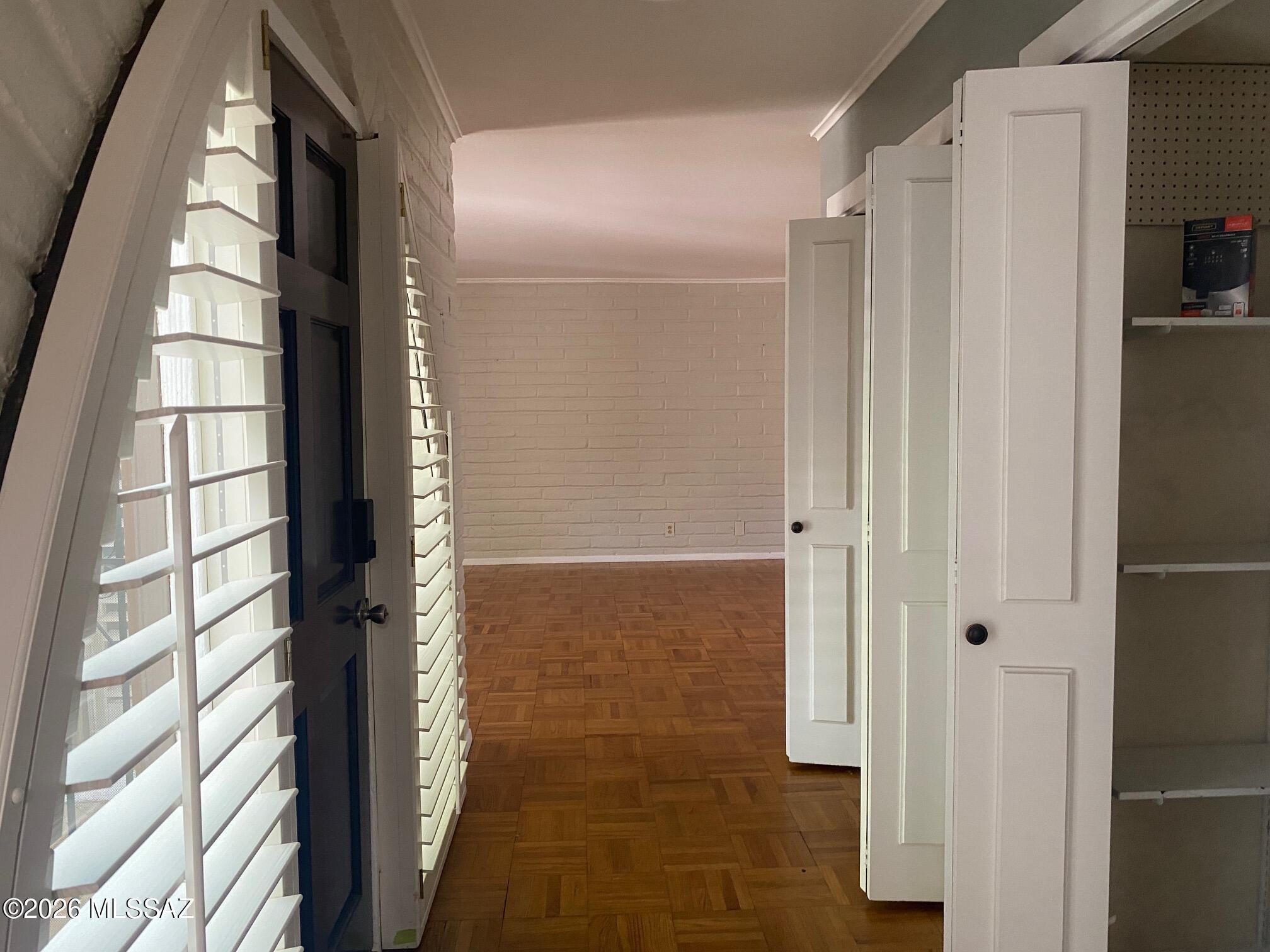 Las Lomitas (1) - Residential Lease