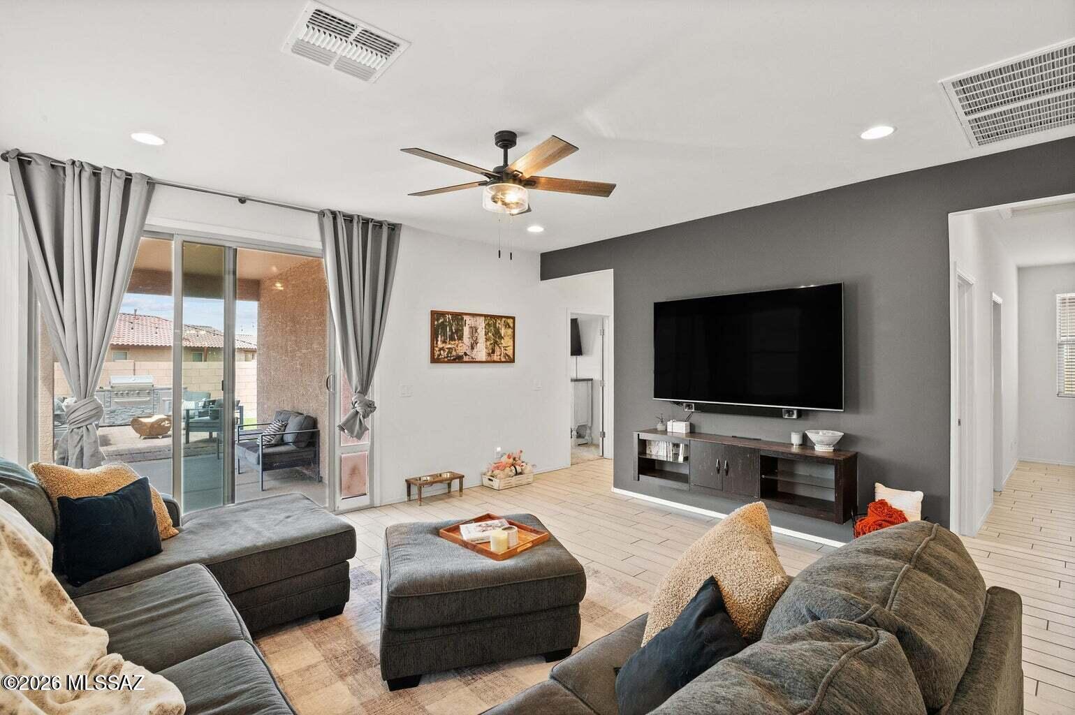 Gladden Farms Block 27 Phase 2 - Residential Lease