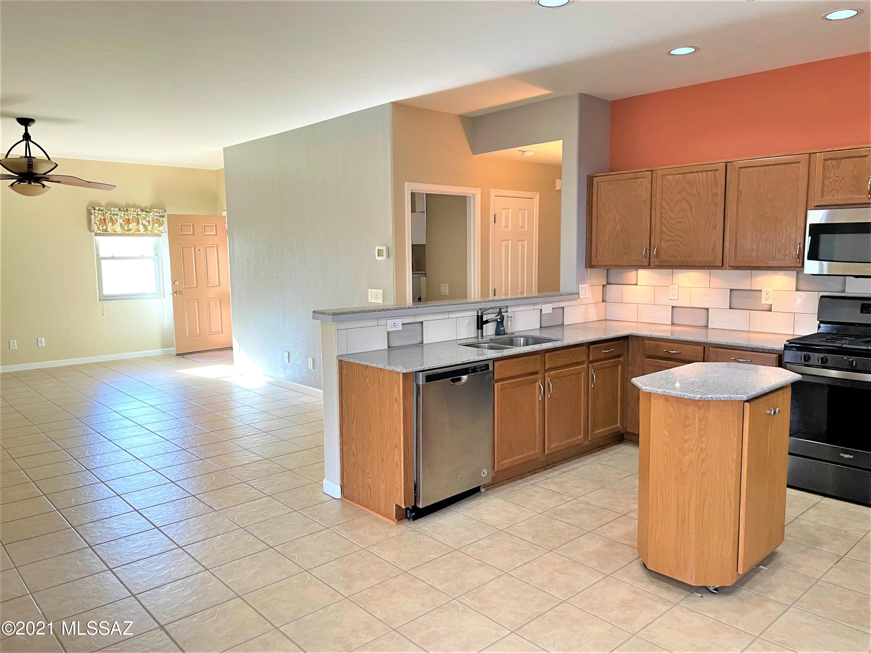 Bluffs At Dove Mountain (1-122) - Residential Lease