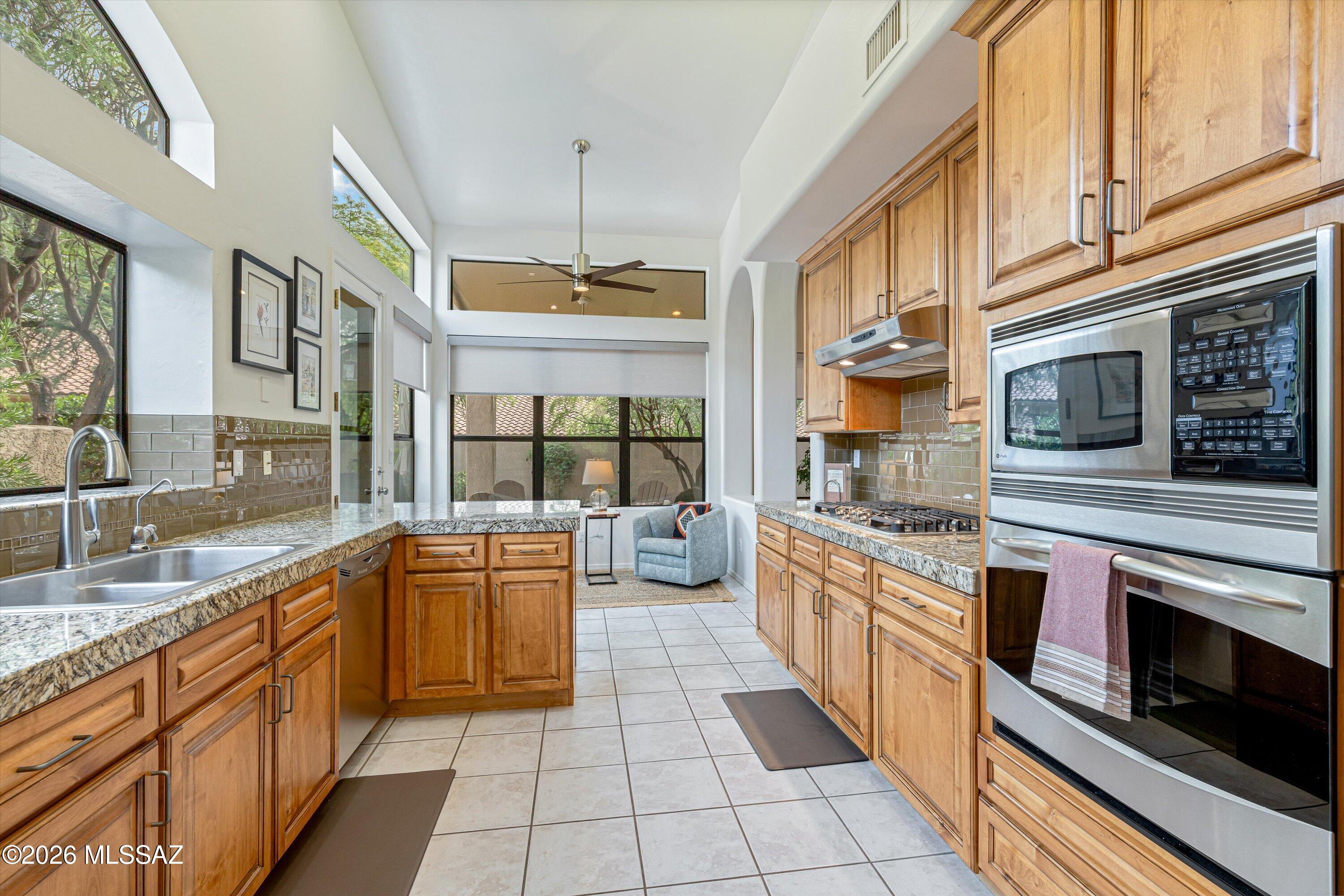 Ventana Canyon Golf Villas - Residential