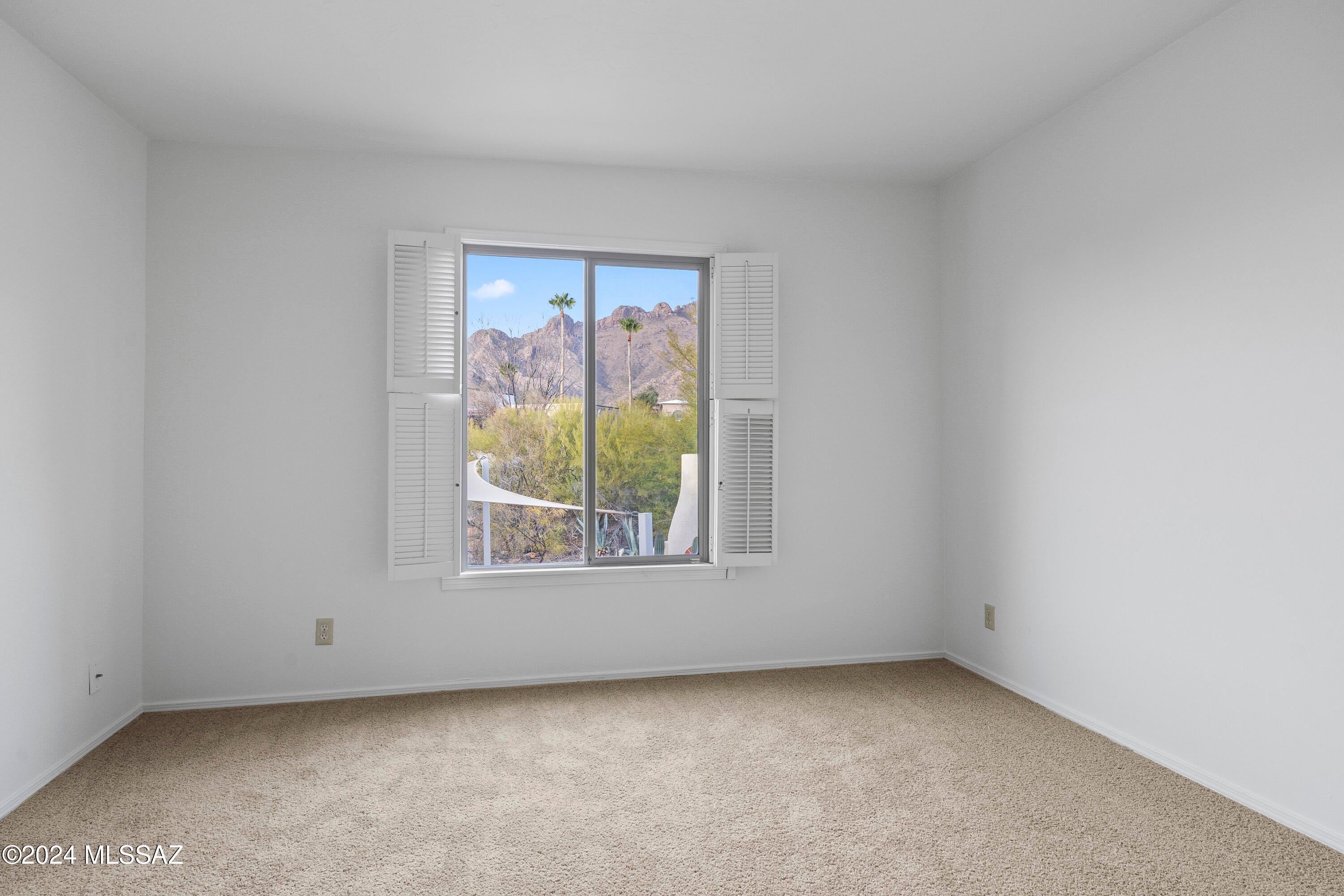 Shadow Roc (1-80) - Residential