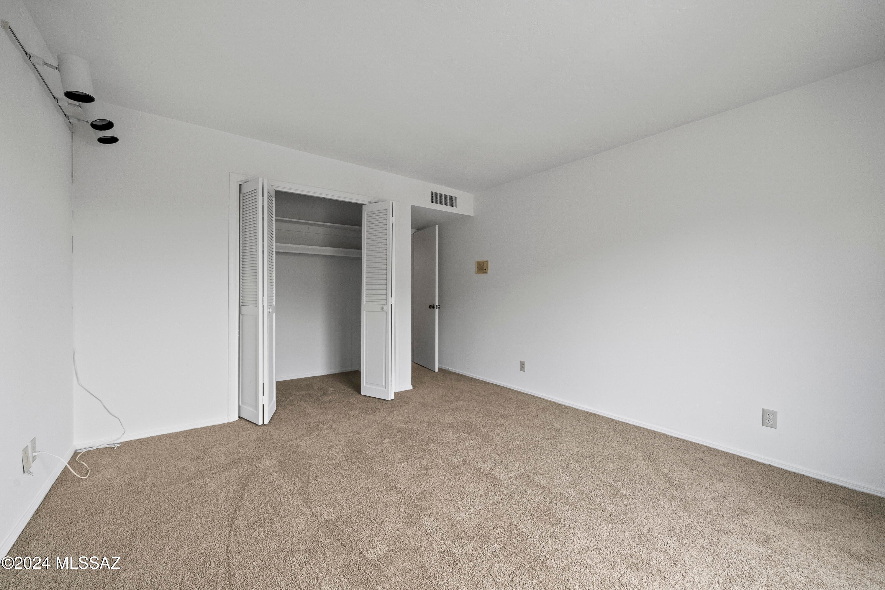 Shadow Roc (1-80) - Residential