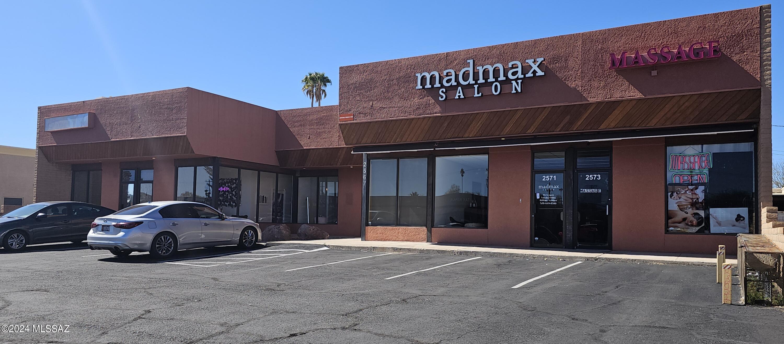 Prime location on Campbell Ave. between Grant & Glenn, next door to Jimmy Johns. This space is a corner unit with open floorplan and private restroom; additional parking in back. High traffic area with great visibility. Monument sign space included!
