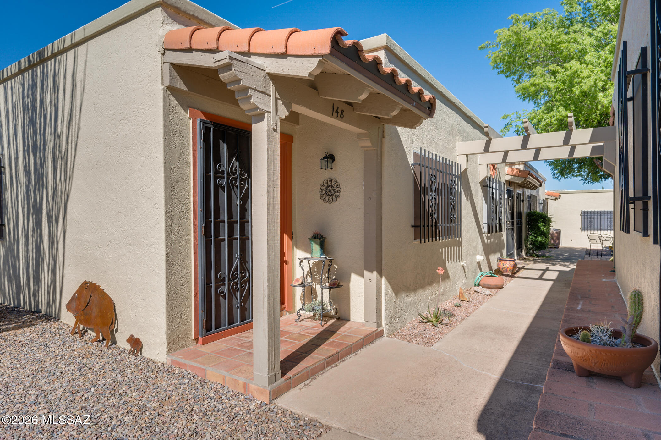 Why stress trying to find a rental each winter when you can own your own Casita?   An end unit features extra windows and skylights, making it bright and cheerful.   The classic tile flooring makes cleaning a breeze.  The bedroom is spacious enough to include a desk area for your computer work.  These resort homes are the perfect way to keep your lifestyle simple and enjoy all the amenities Green Valley Recreation offers. Another benefit is that it is within walking distance of a grocery store, pharmacy, hardware store, and restaurants.  It is also just down the road from the West Center Recreation facility, which is home to a woodworking shop, a fantastic swimming pool, and tennis courts. Carefree living, too, as the HOA takes care of the roof maintenance, exterior painting, trash disposal, and maintenance of all pool, spa, and Ramada areas. Come and experience all the amenities and sunshine that Arizona has to offer!