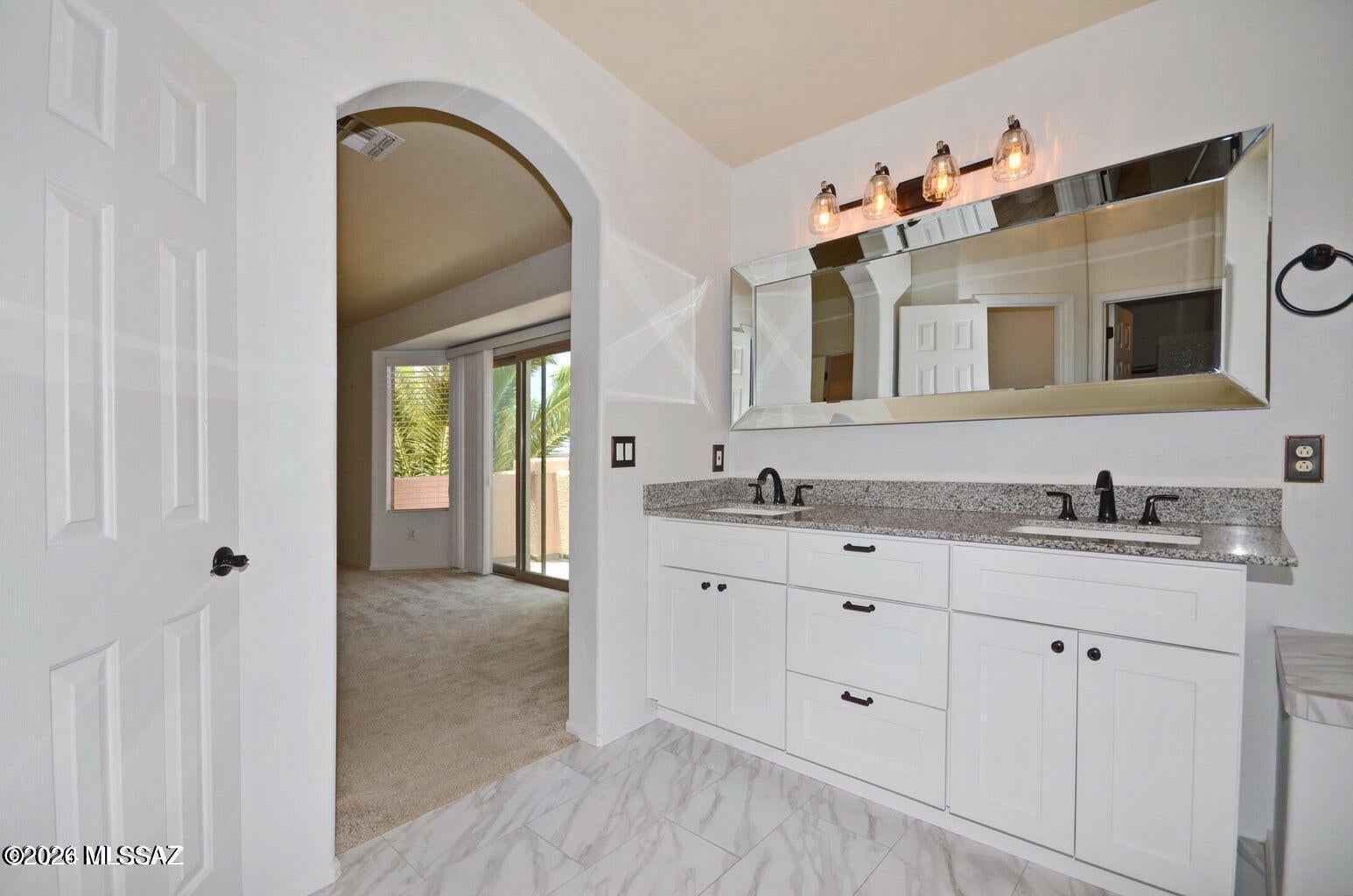 La Cholla Estates (1-94) - Residential Lease