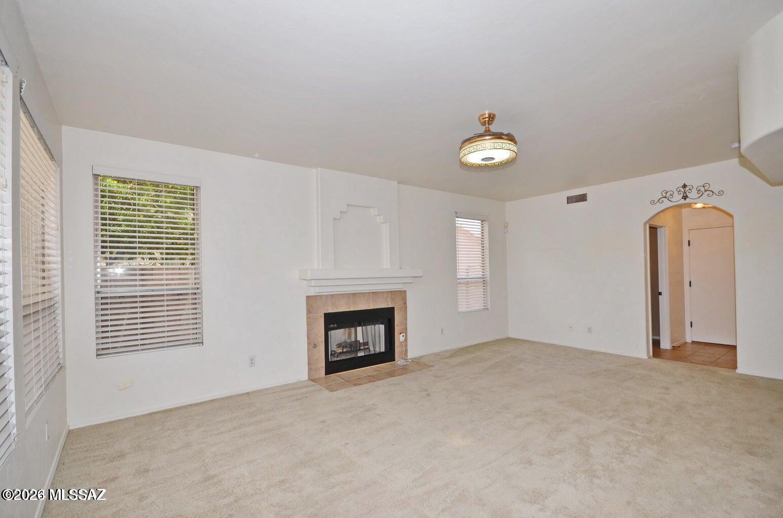 La Cholla Estates (1-94) - Residential Lease