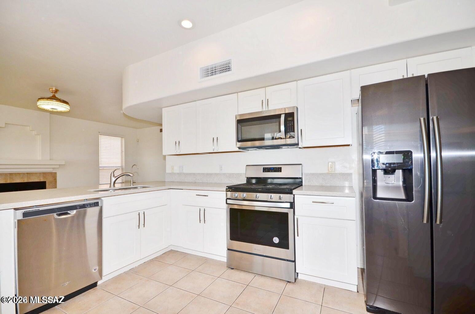 La Cholla Estates (1-94) - Residential Lease