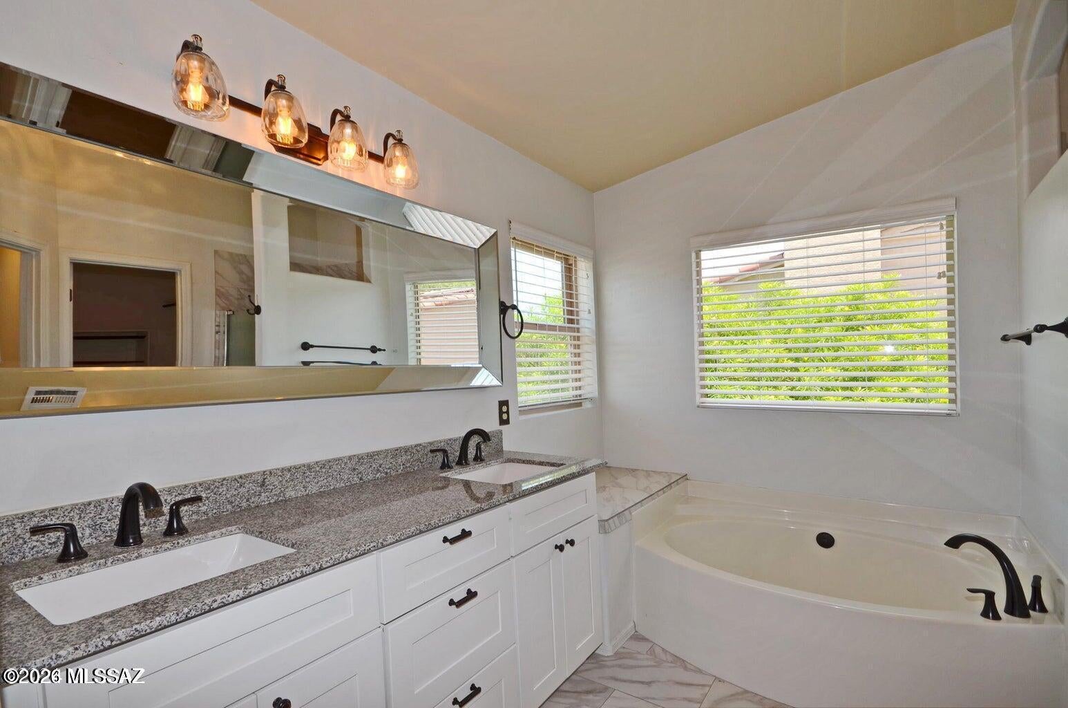 La Cholla Estates (1-94) - Residential Lease