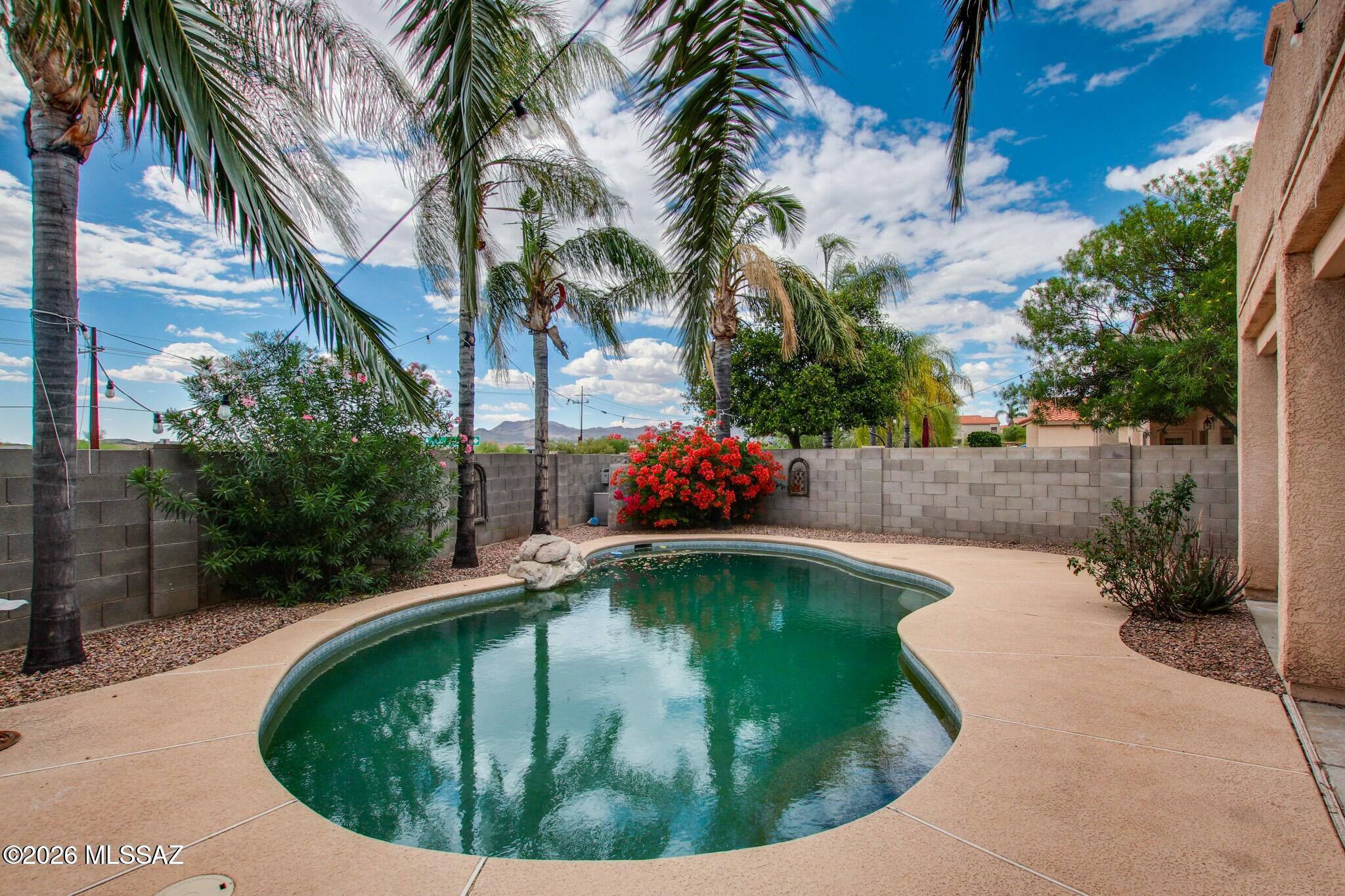 La Cholla Estates (1-94) - Residential Lease