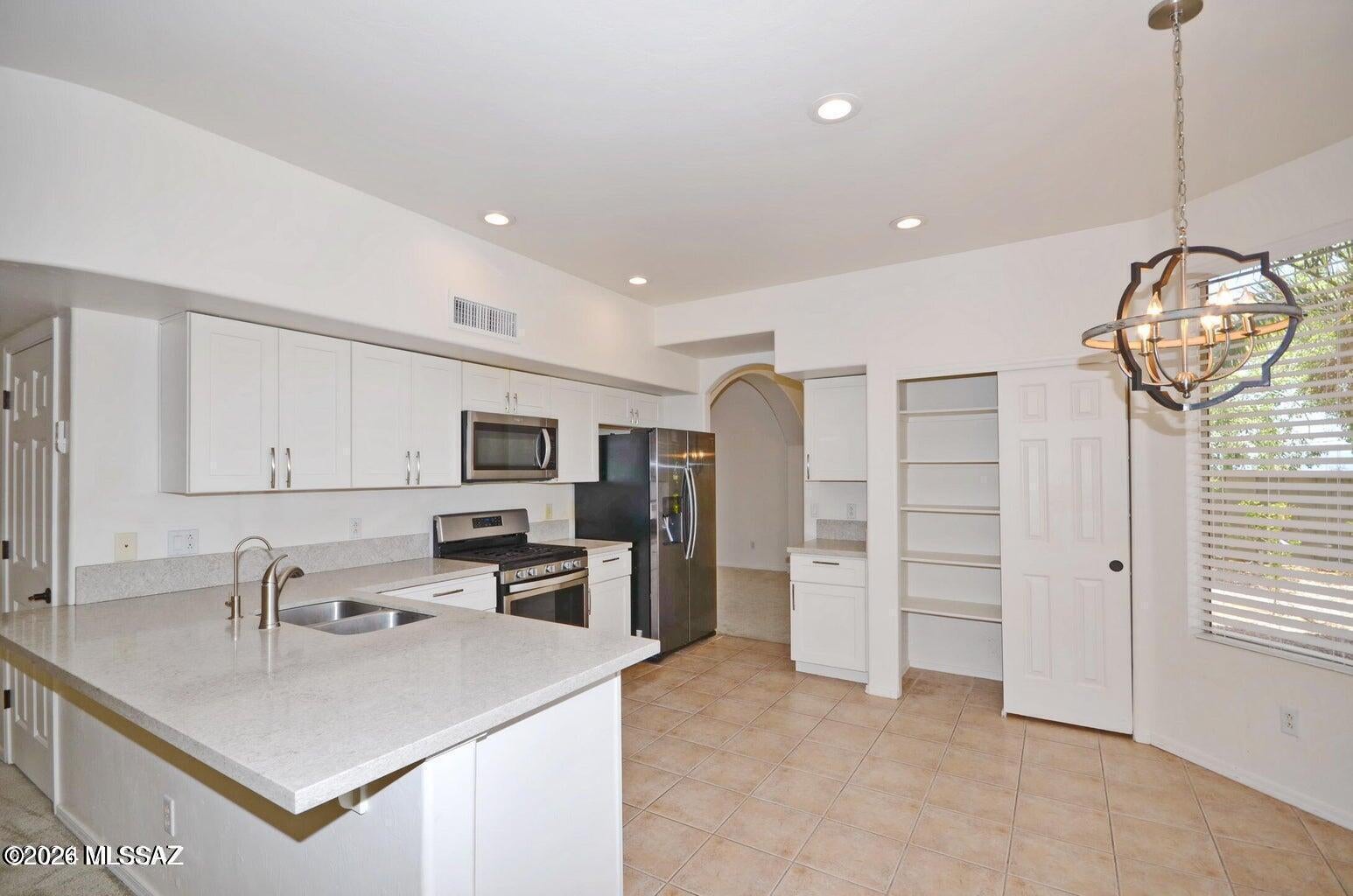 La Cholla Estates (1-94) - Residential Lease