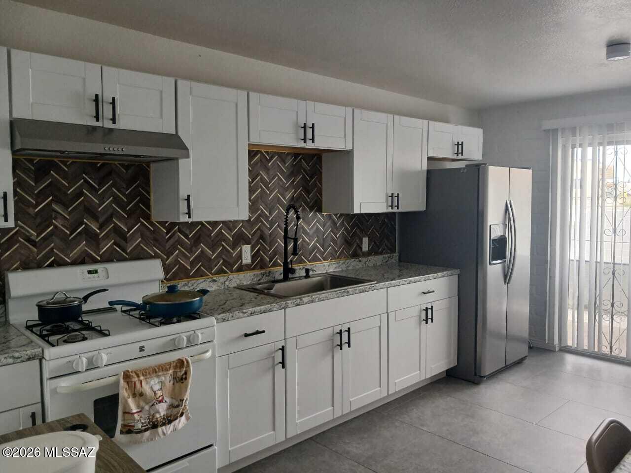 Villa Hermosa - Residential