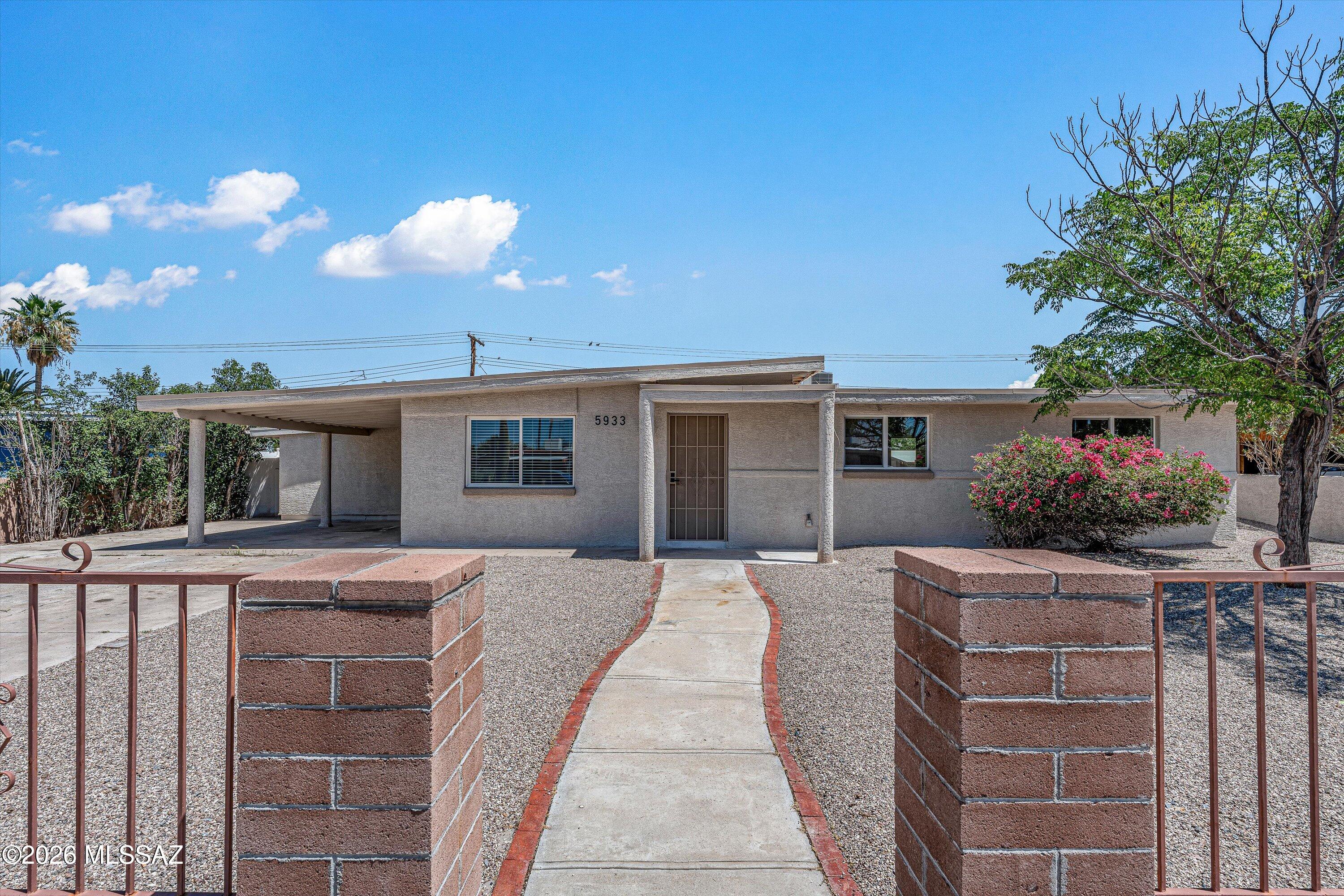 Move-in ready 4-bedroom home with a bonus room offering flexible living space. Features include new luxury vinyl plank flooring and new carpet throughout. Updated kitchen with granite countertops and ample cabinet space. Bathrooms have been updated with tiled showers. Spacious backyard includes a pool and fire pit area, providing additional outdoor living and entertaining space. Convenient layout with modern updates throughout. Under Recent Appraised value 8/2026.
May entertain a Rent to own/ Lease Option.