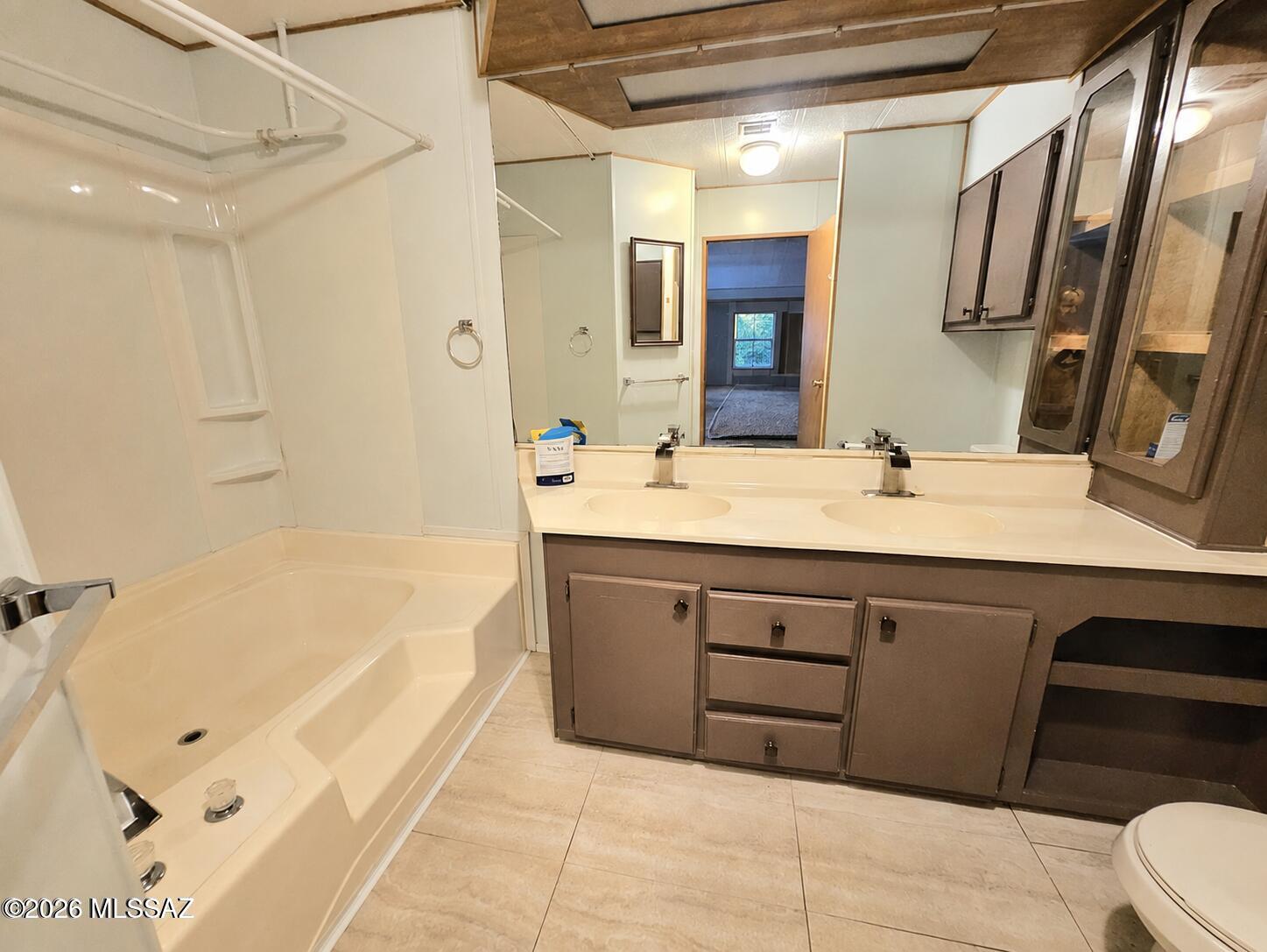 J - Six Ranchettes Unit NO. 7 (205-221, 237-423) - Residential