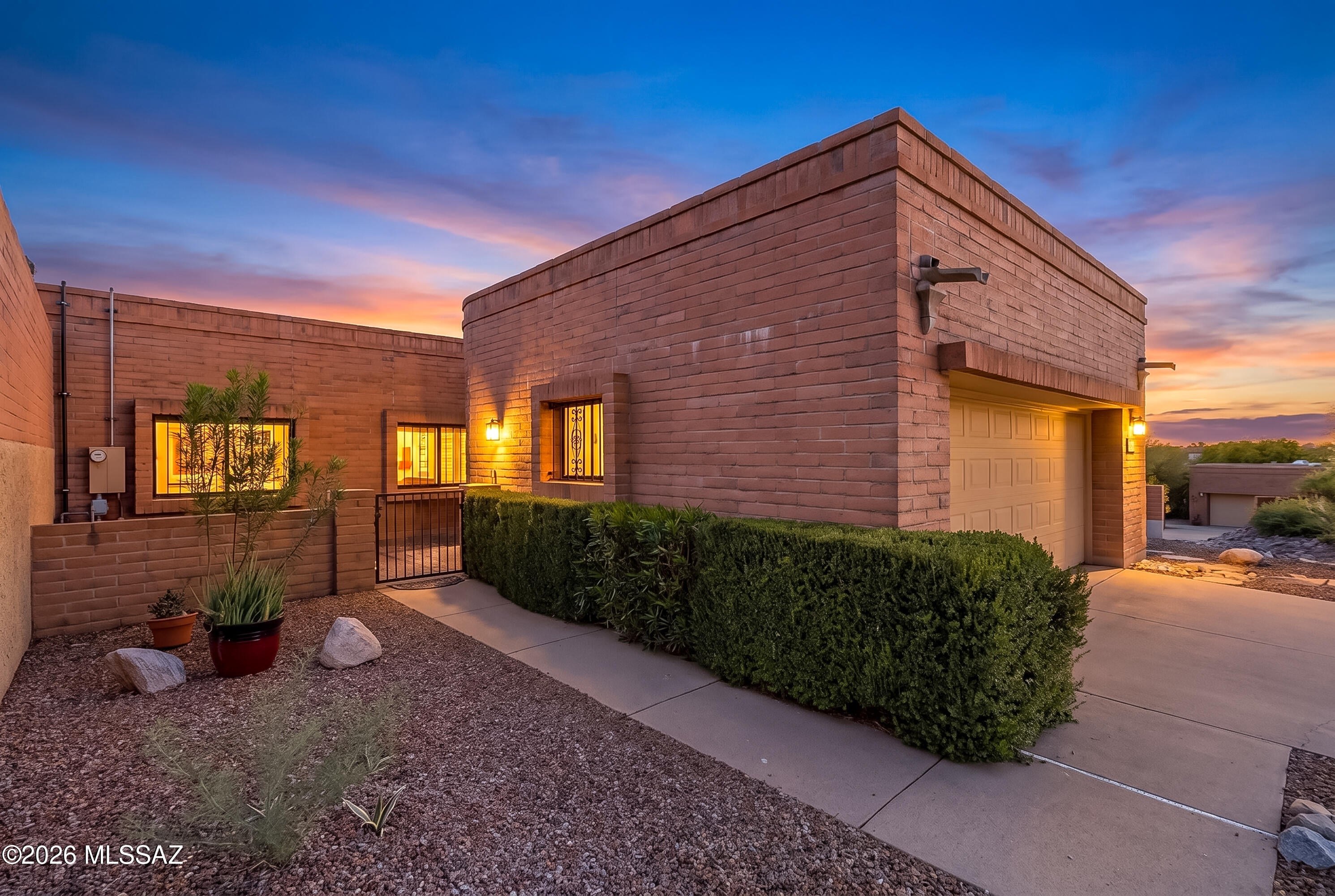 La Cholla Hills(1-313) - Residential