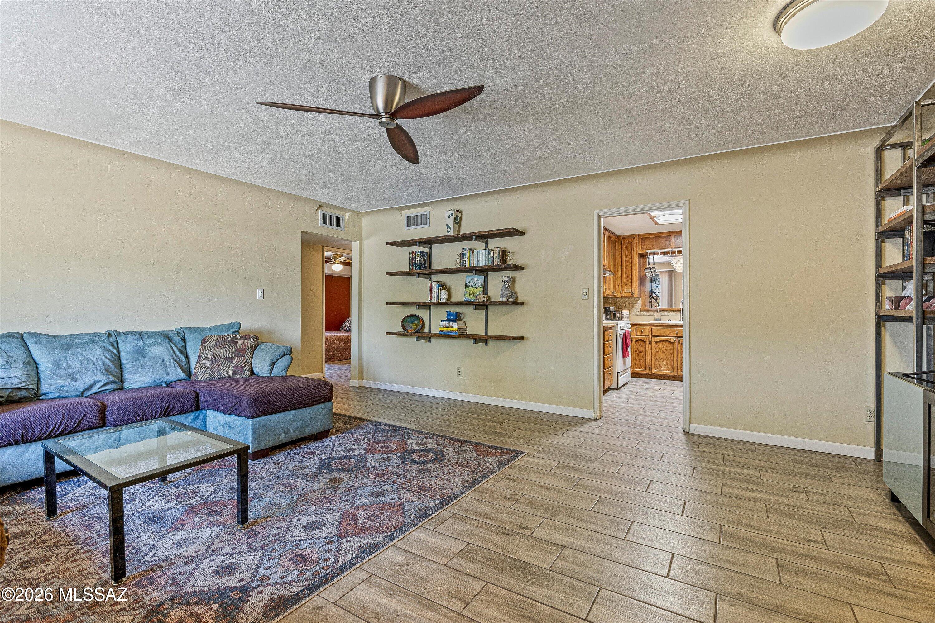 Country Club Manor - Residential