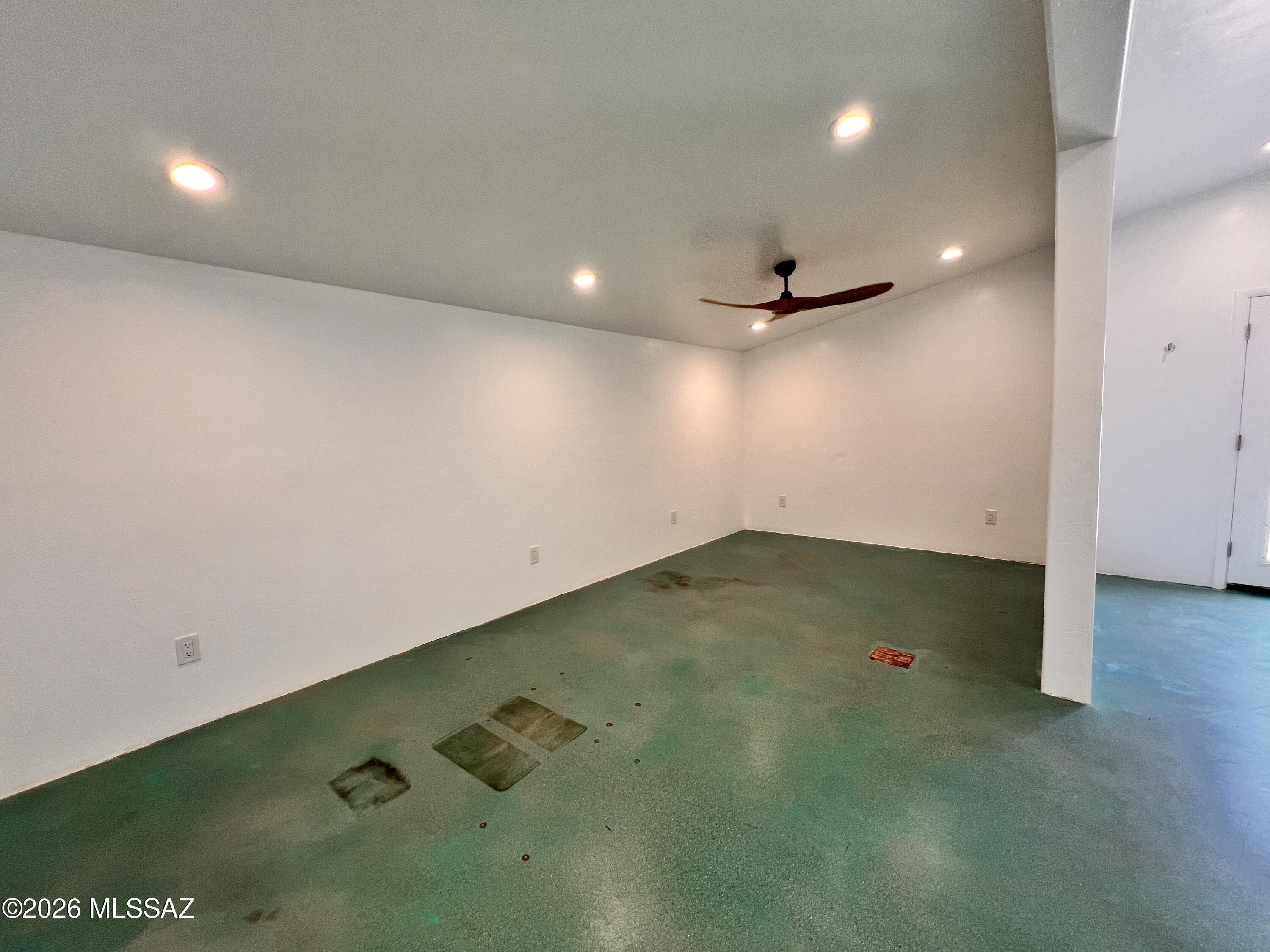 Unsubdivided - Residential Lease
