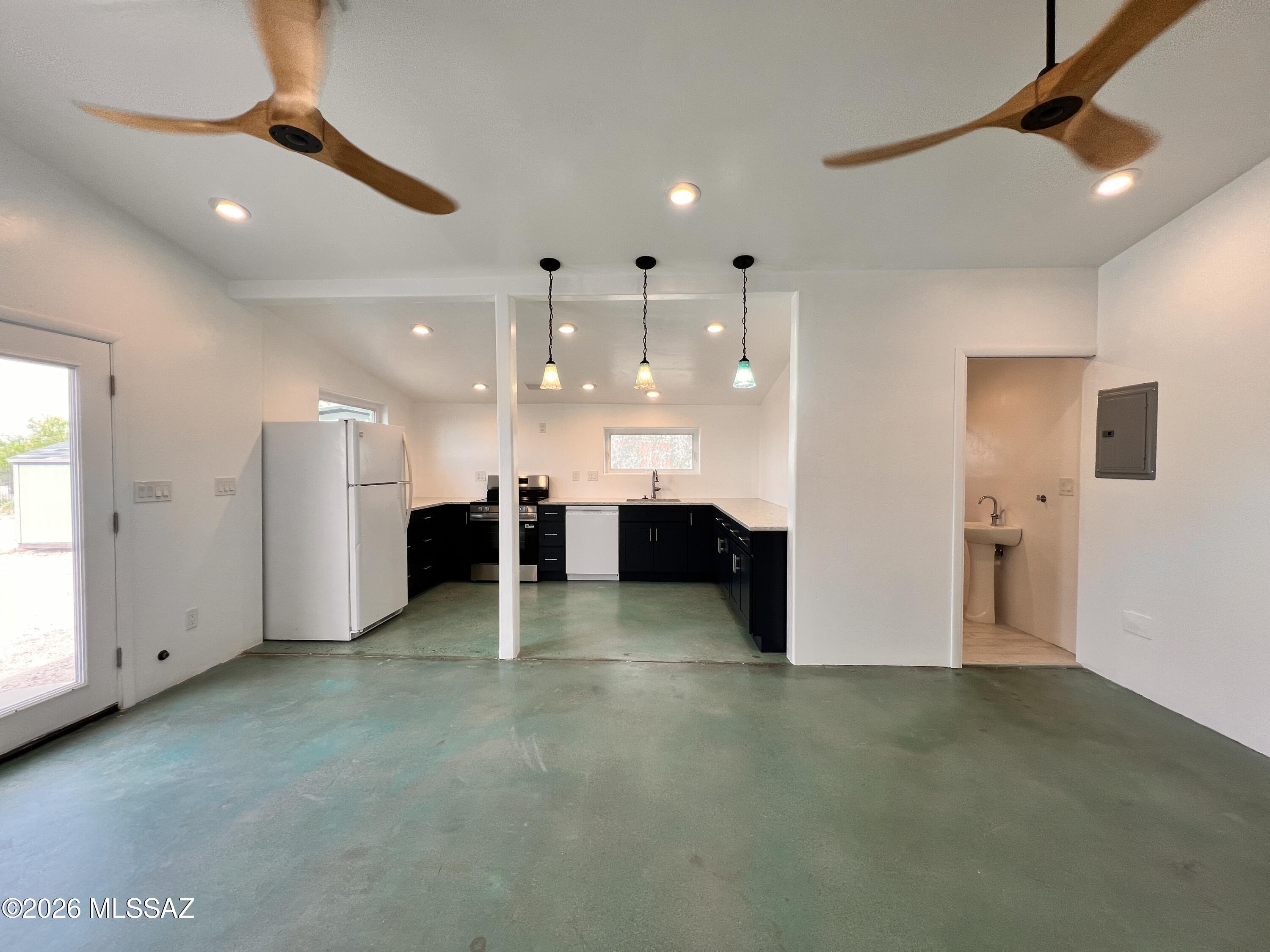Unsubdivided - Residential Lease