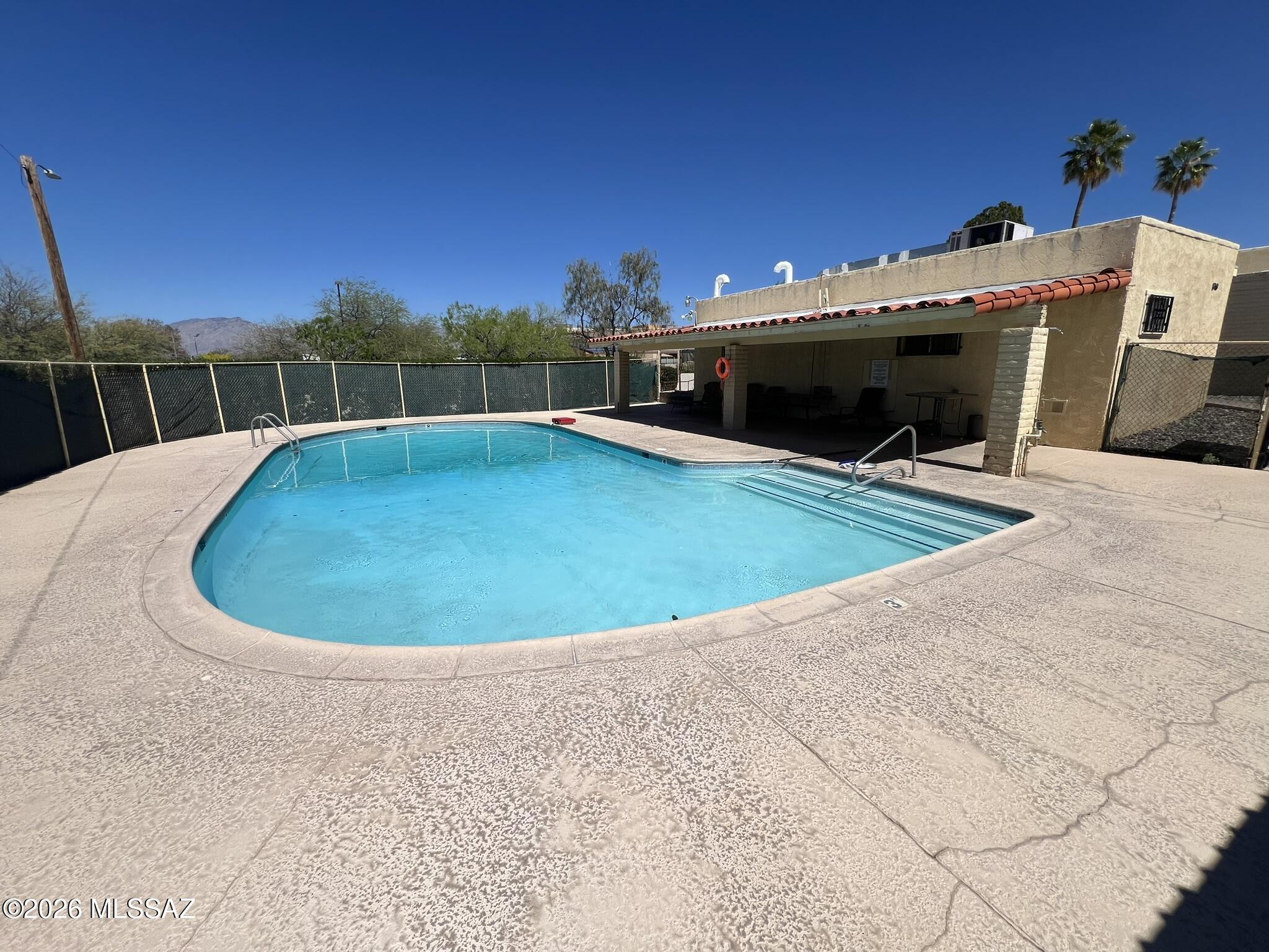 Villa Del Vista Condominium - Residential