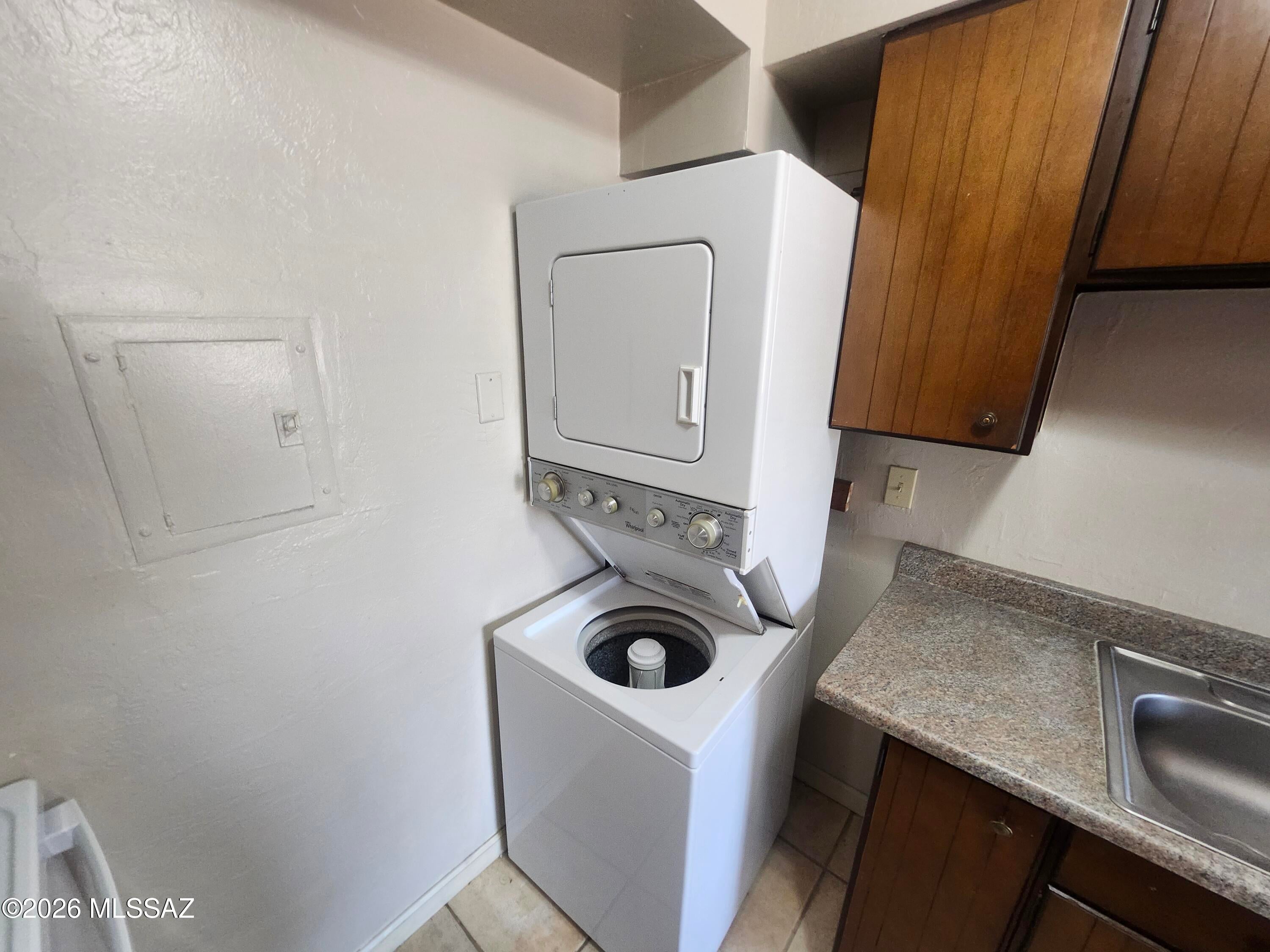 Villa Del Vista Condominium - Residential Lease