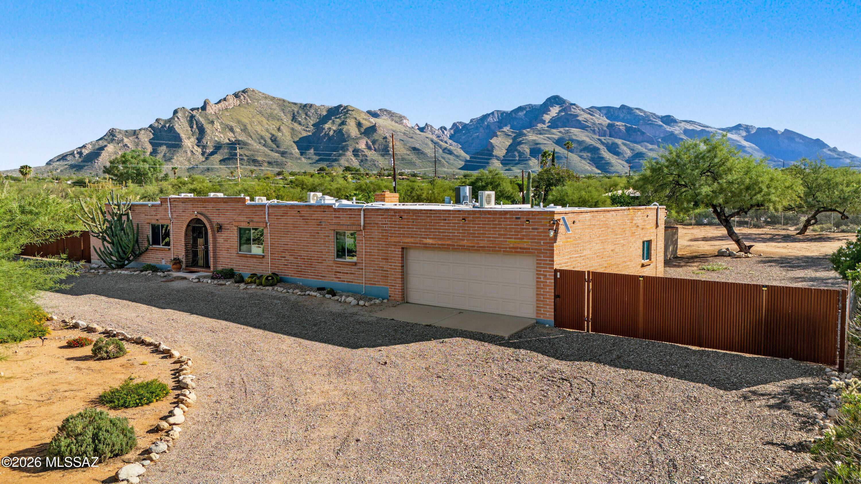 Casas Adobes Est 3b Resub - Residential