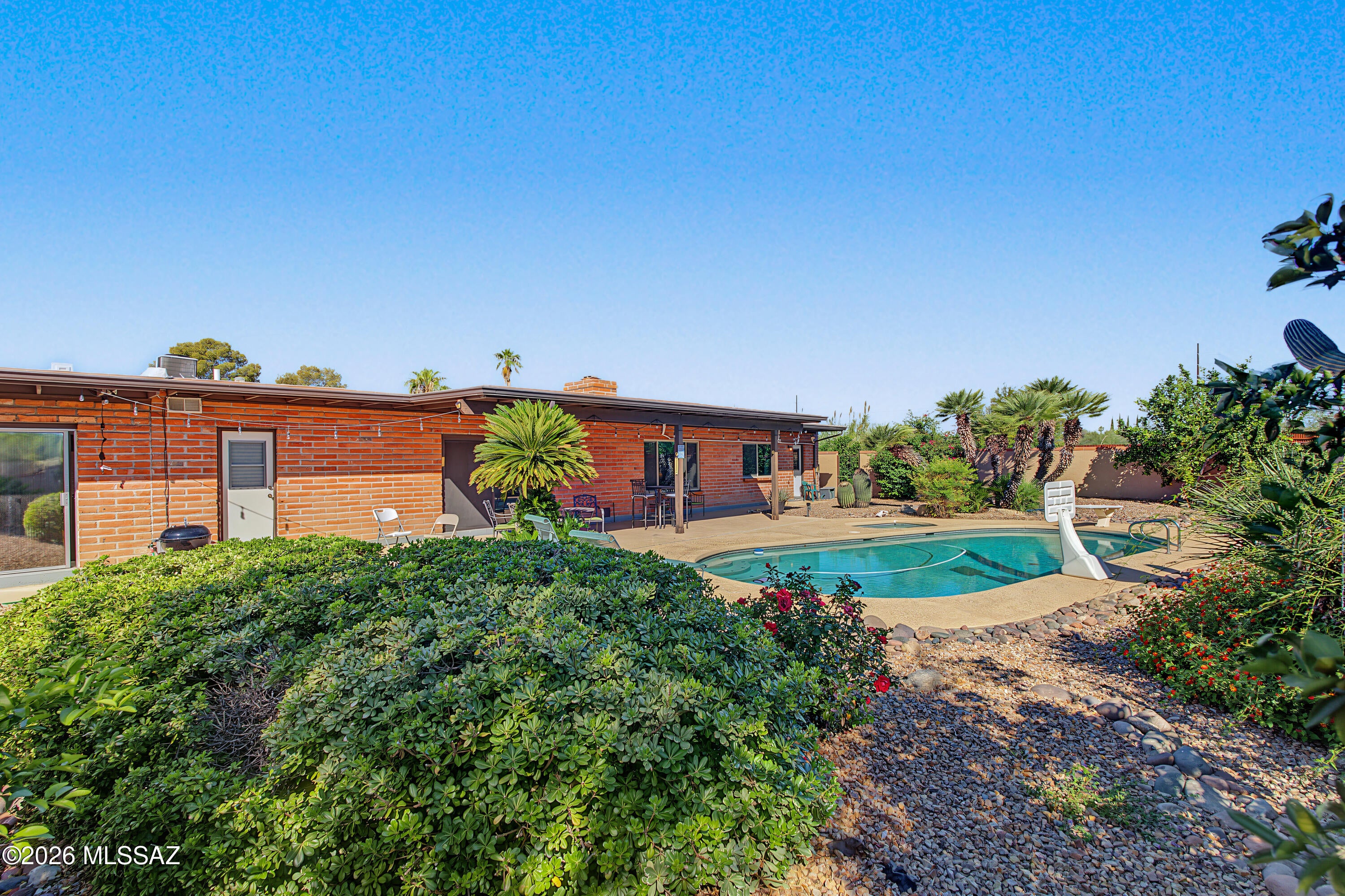 Casas Adobes Est 3b Resub - Residential