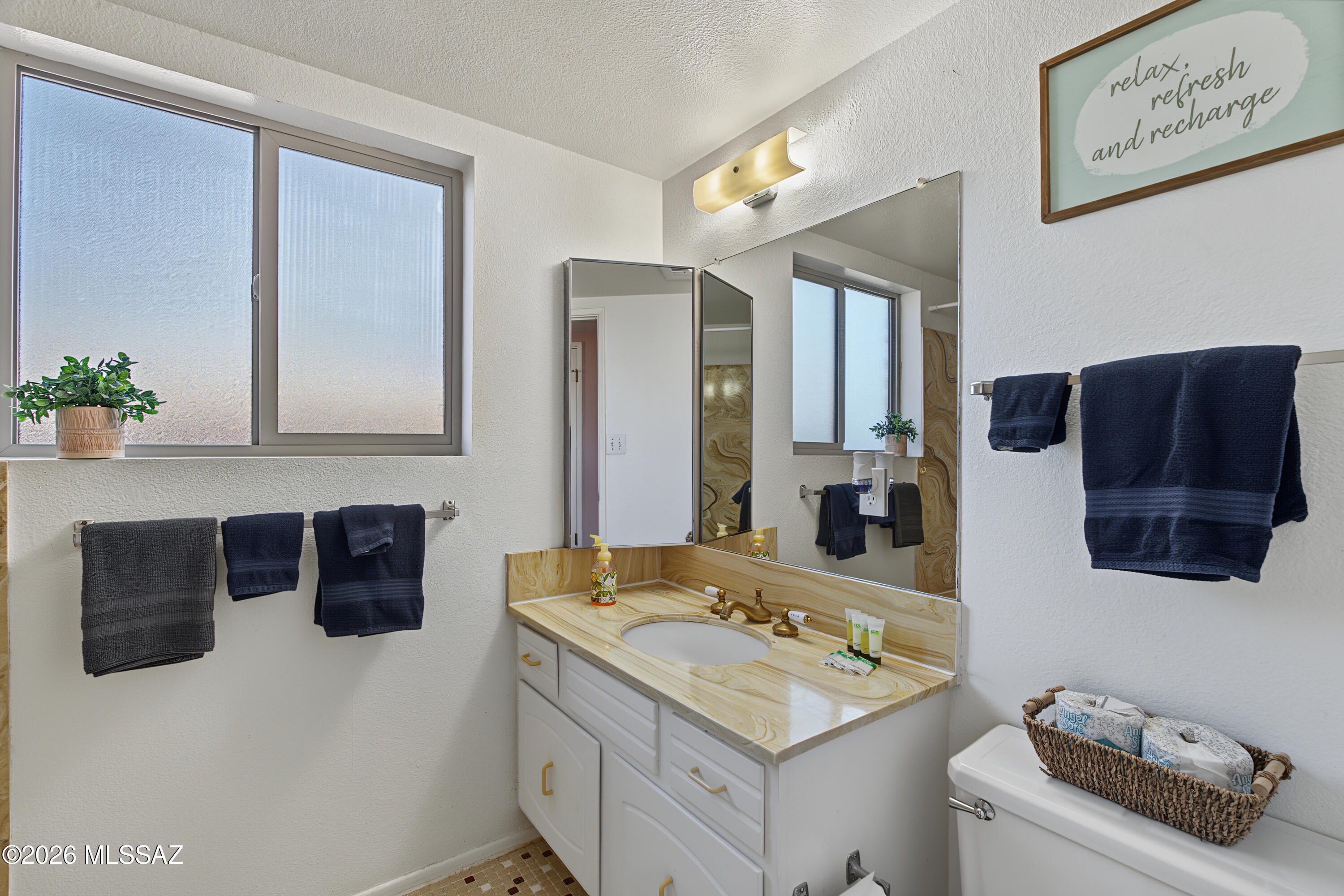 Casas Adobes Est 3b Resub - Residential