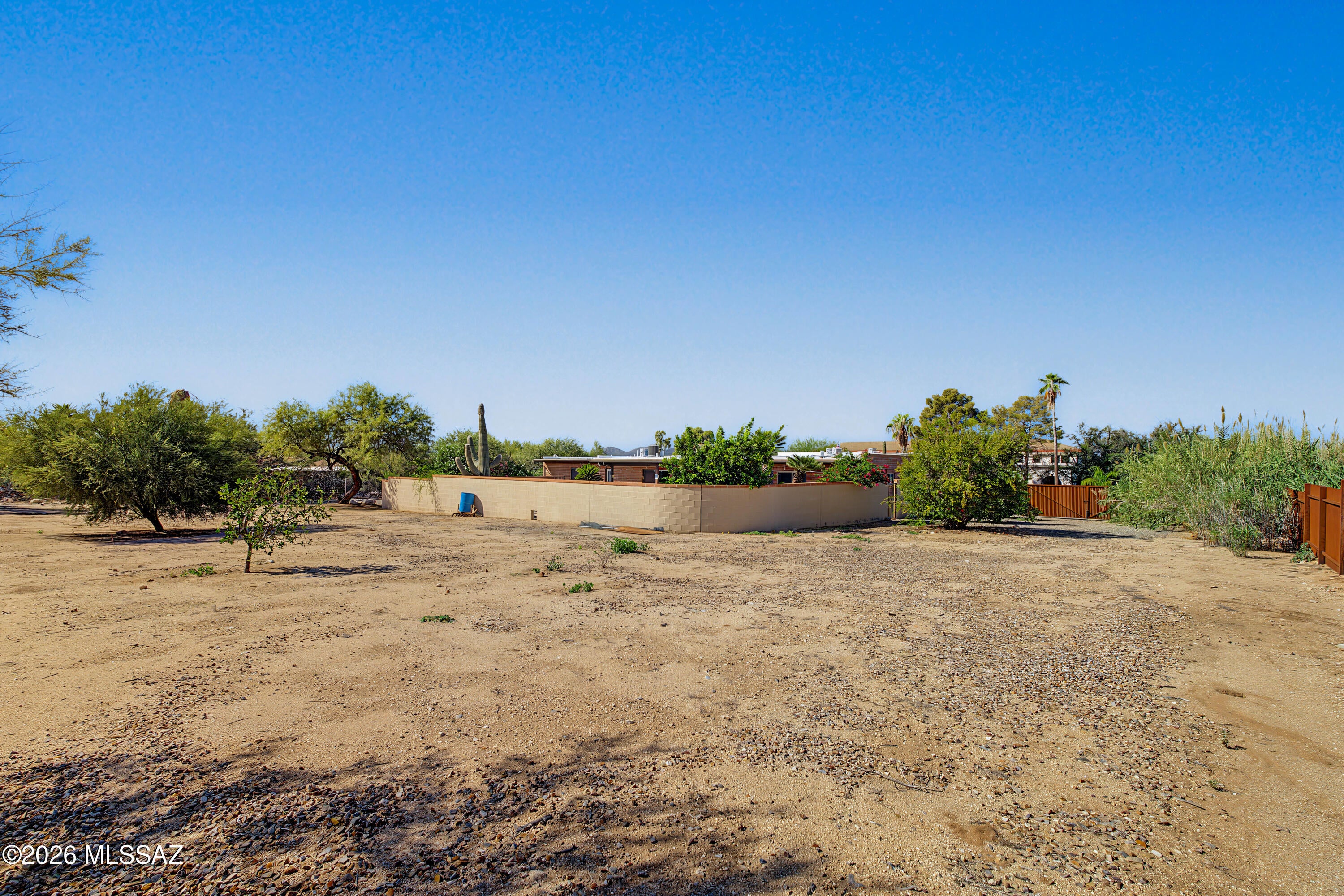 Casas Adobes Est 3b Resub - Residential