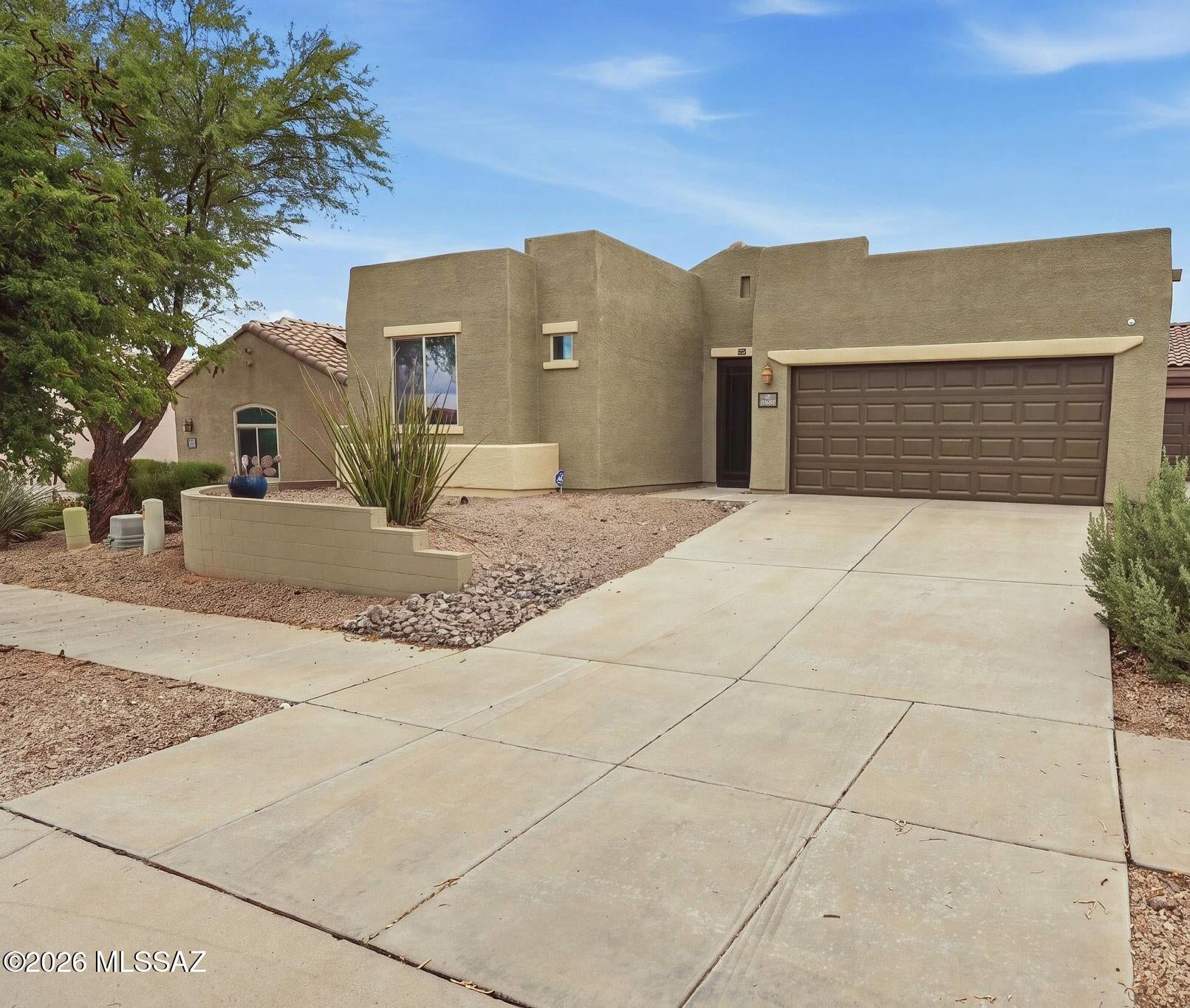 Tucked away at the end of a quiet cul-de-sac, this charming 3-bed, 2-bath, 1,517 sq ft SE Tucson home offers prime privacy backing directly to peaceful open desert space.
Inside, enjoy an airy open-concept layout featuring a split-bedroom floor plan designed for effortless everyday living. The bright, functional kitchen comes equipped with sleek stainless steel appliances, abundant cabinetry, and generous counter space that seamlessly connects to the main living area.
Situated in the top-rated Vail School District, this move-in-ready gem places you just minutes from top medical facilities, shopping, dining, and daily conveniences. A rare find blending comfort, privacy, and location!