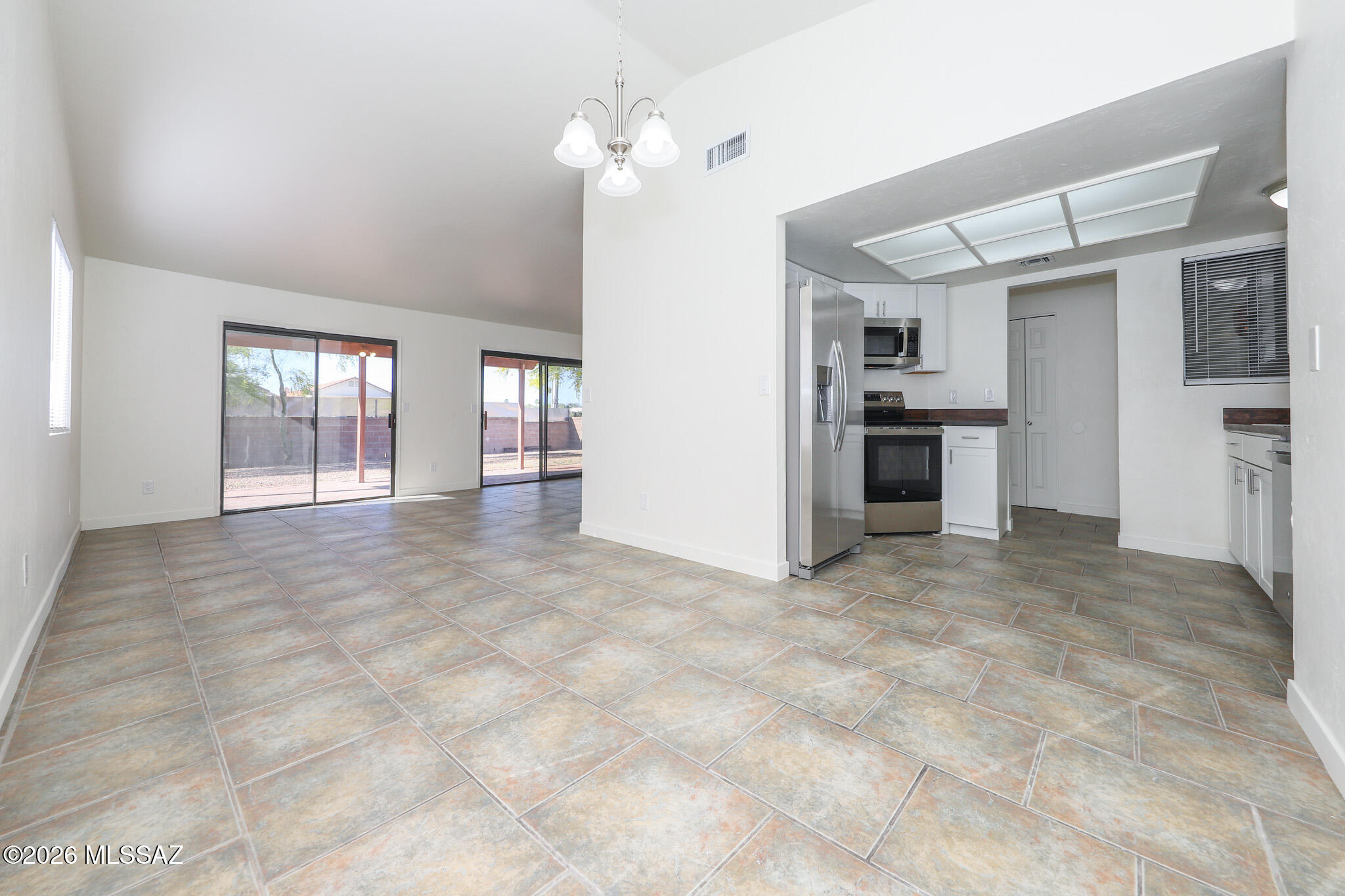 Eastpointe Estates (1-98) - Residential Lease