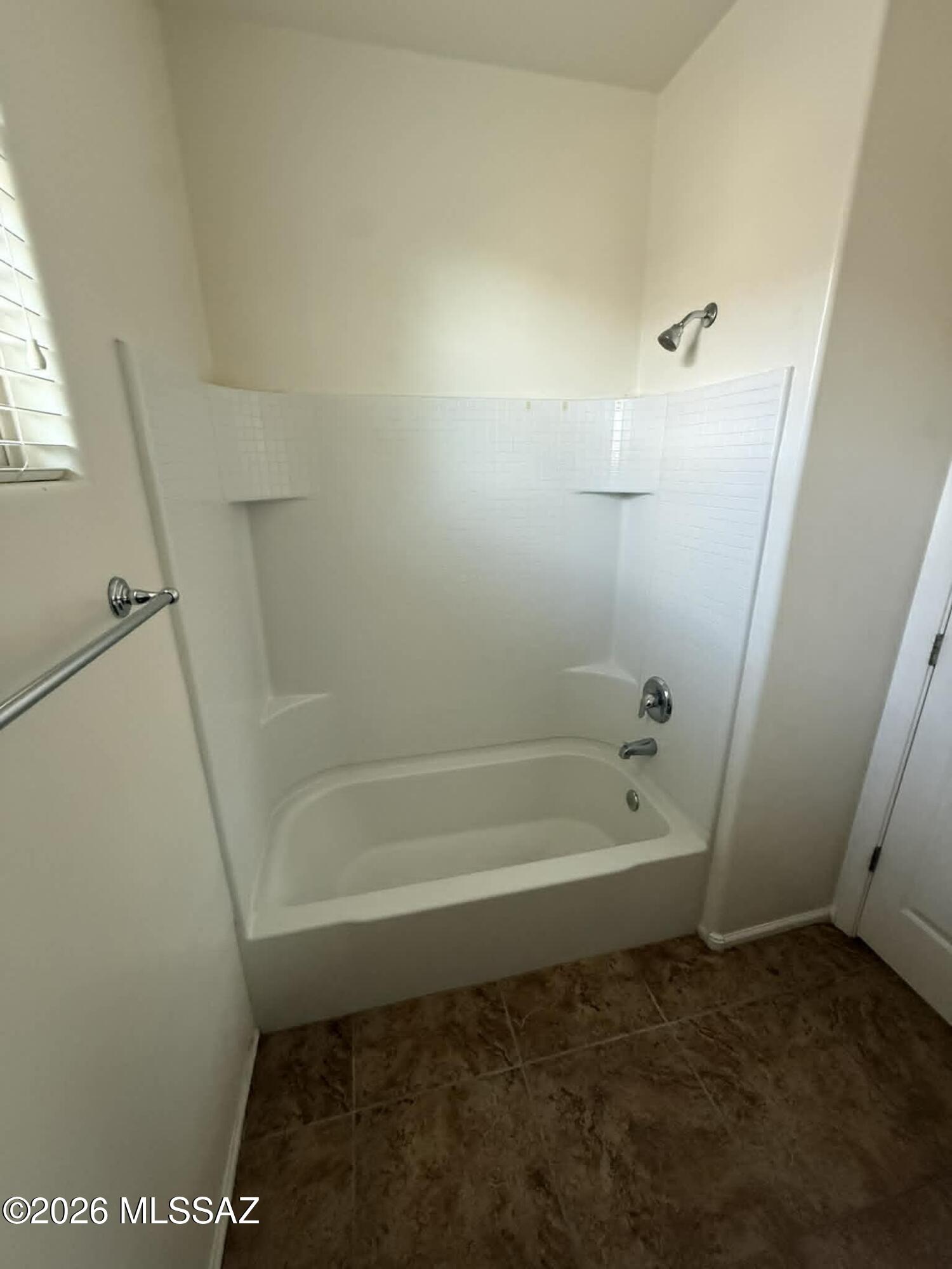 Rancho Del Lago (B37-38) - Residential Lease