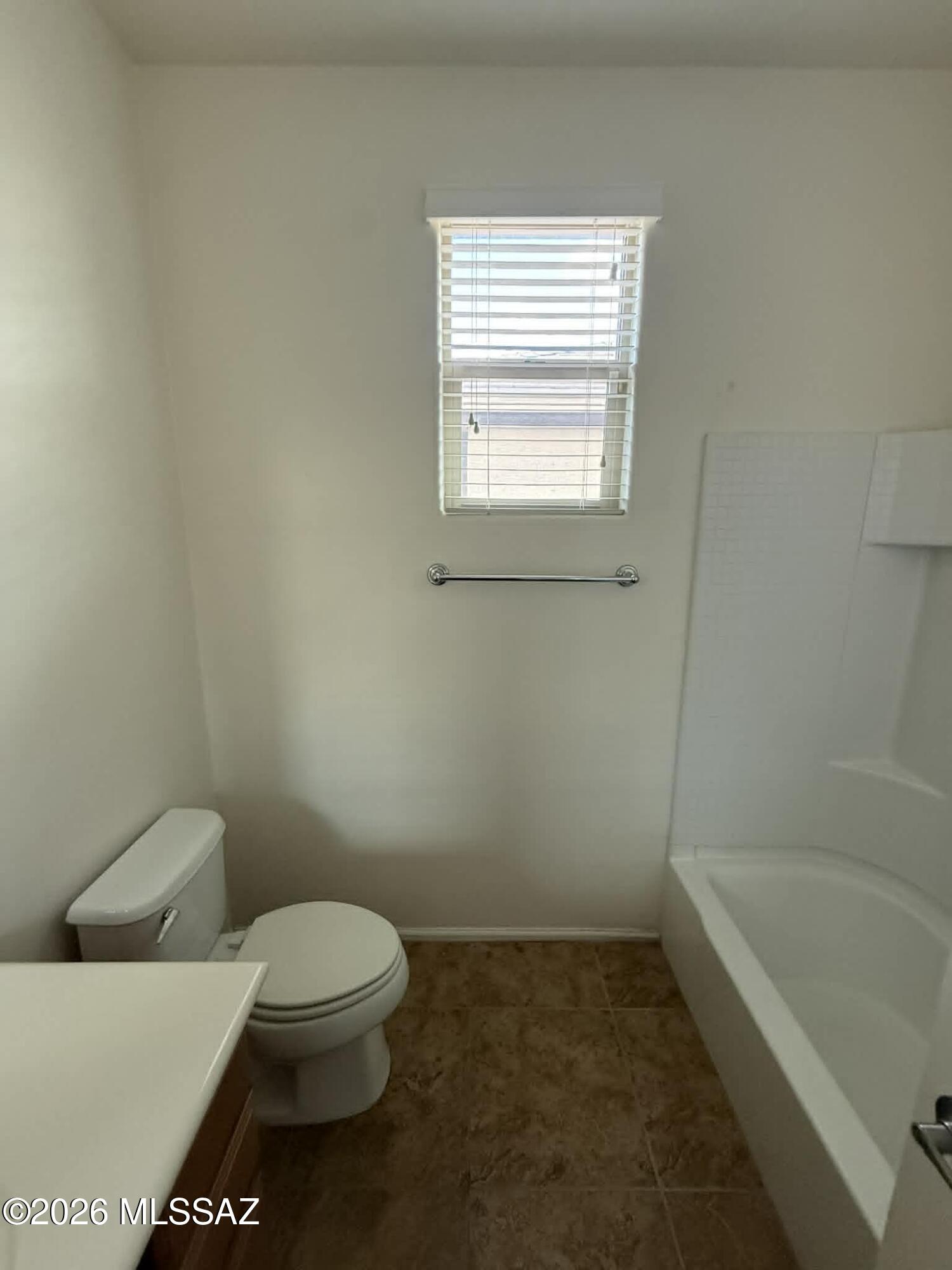 Rancho Del Lago (B37-38) - Residential Lease