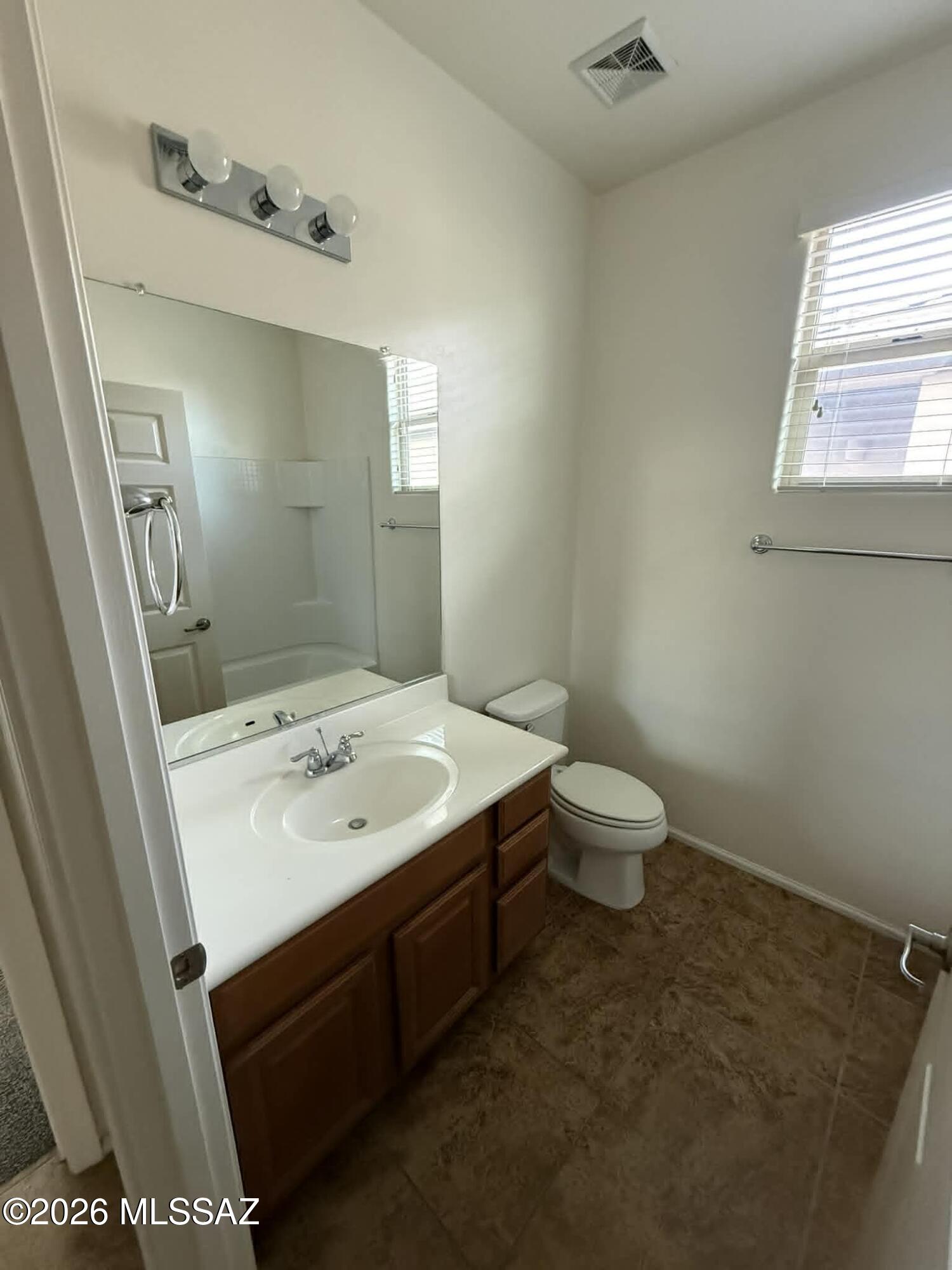 Rancho Del Lago (B37-38) - Residential Lease